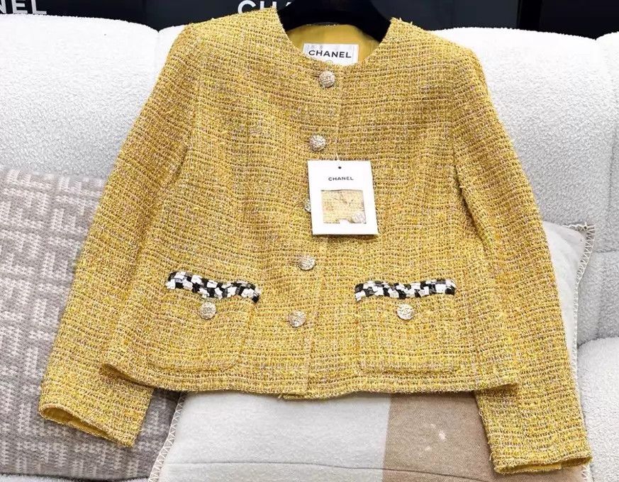 Chanel Chanel Women's Jacket 36 Size XS / US 0-2 / IT 36-38 - 1 Thumbnail