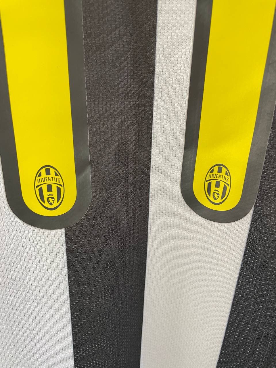 Nike Nike Tee T Shirt Soccer Jersey Juventus AMAURI 11 Vintage Size US XL / EU 56 / 4 - 11 Thumbnail