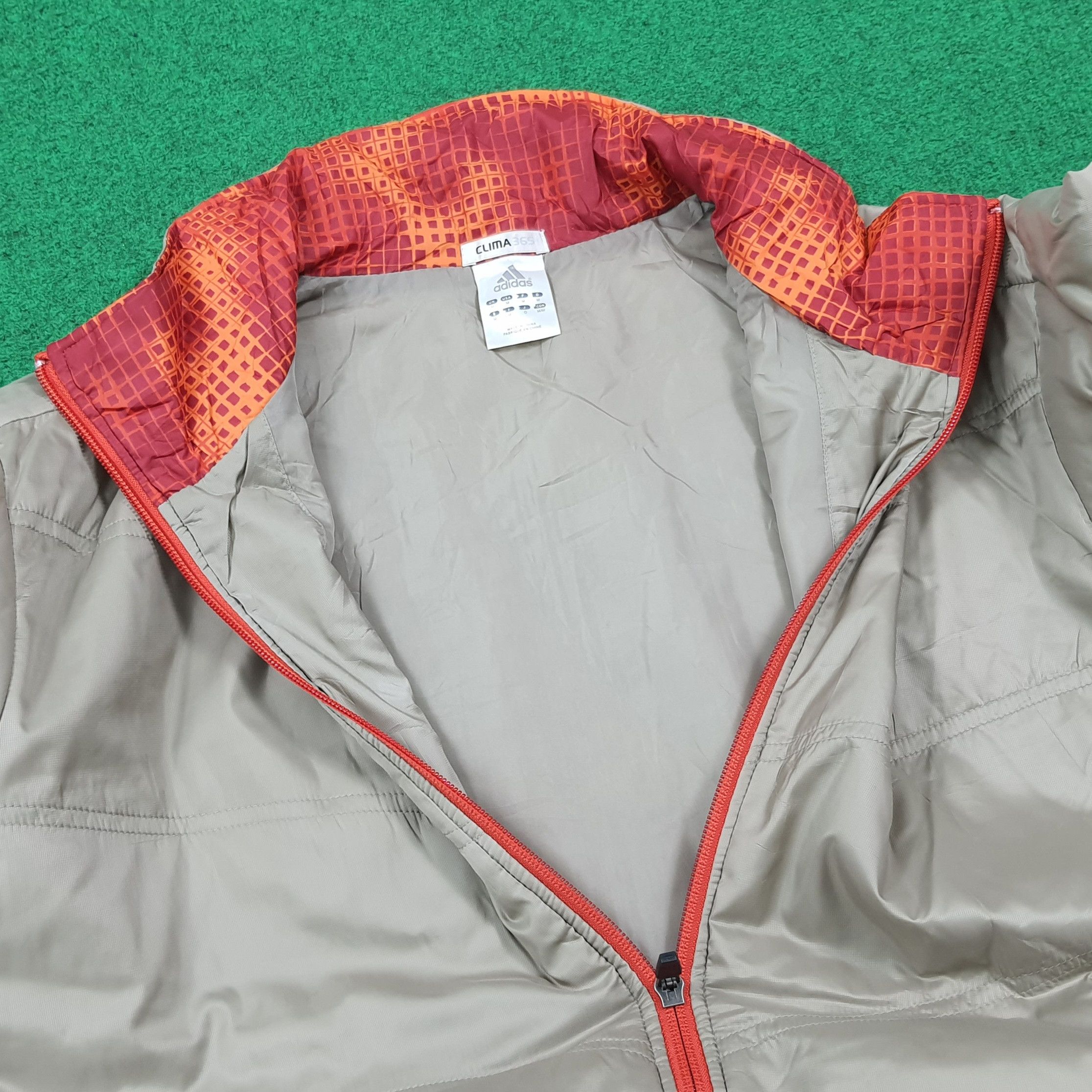 Adidas Vintage Adidas Clima 365 Puffer Custom Logo Jacket C278N18 Size US L / EU 52-54 / 3 - 6 Thumbnail