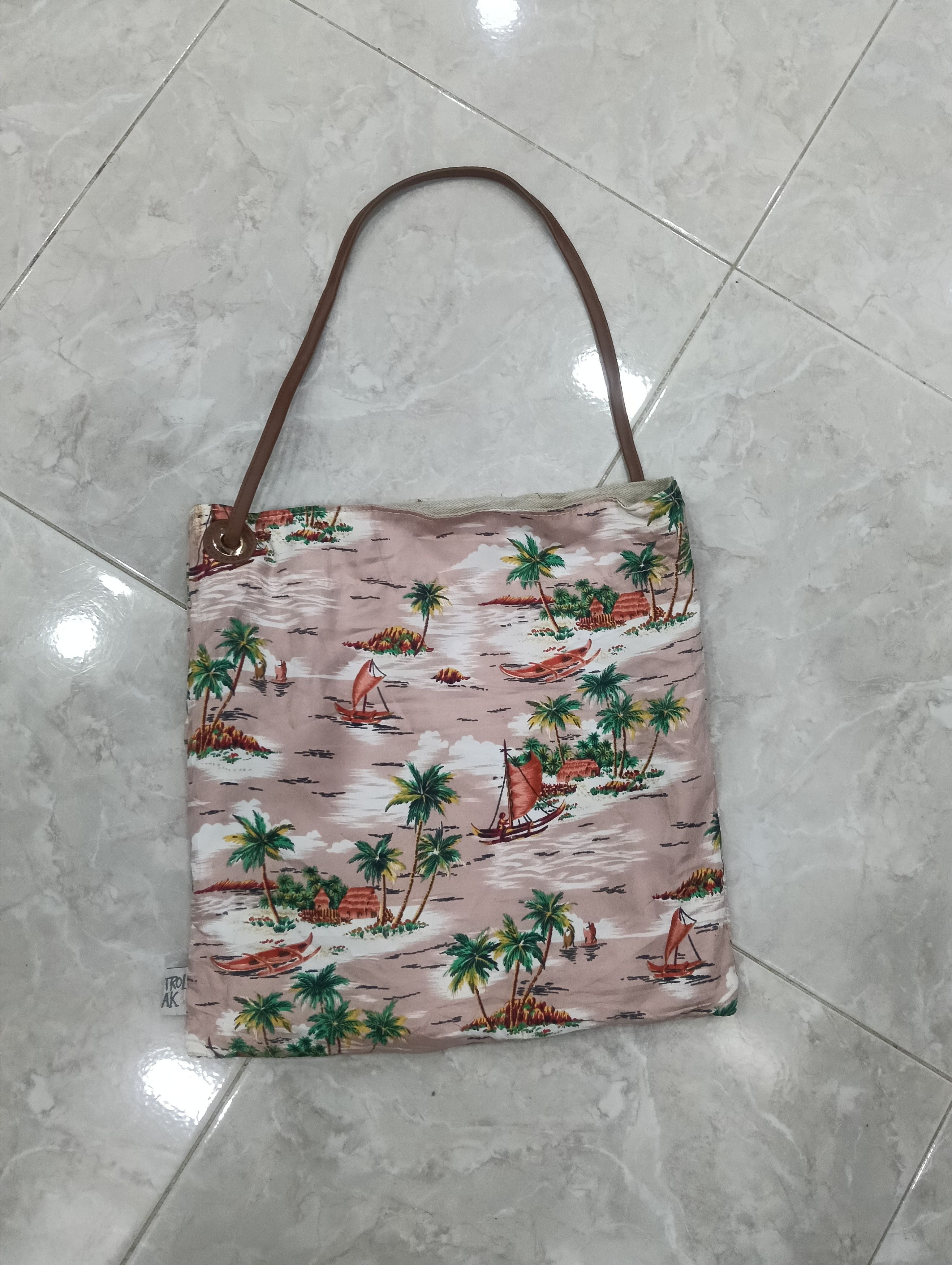 Japanese Brand Control Freak Hawaii Shoulder/Tote Bag Size ONE SIZE - 2 Thumbnail