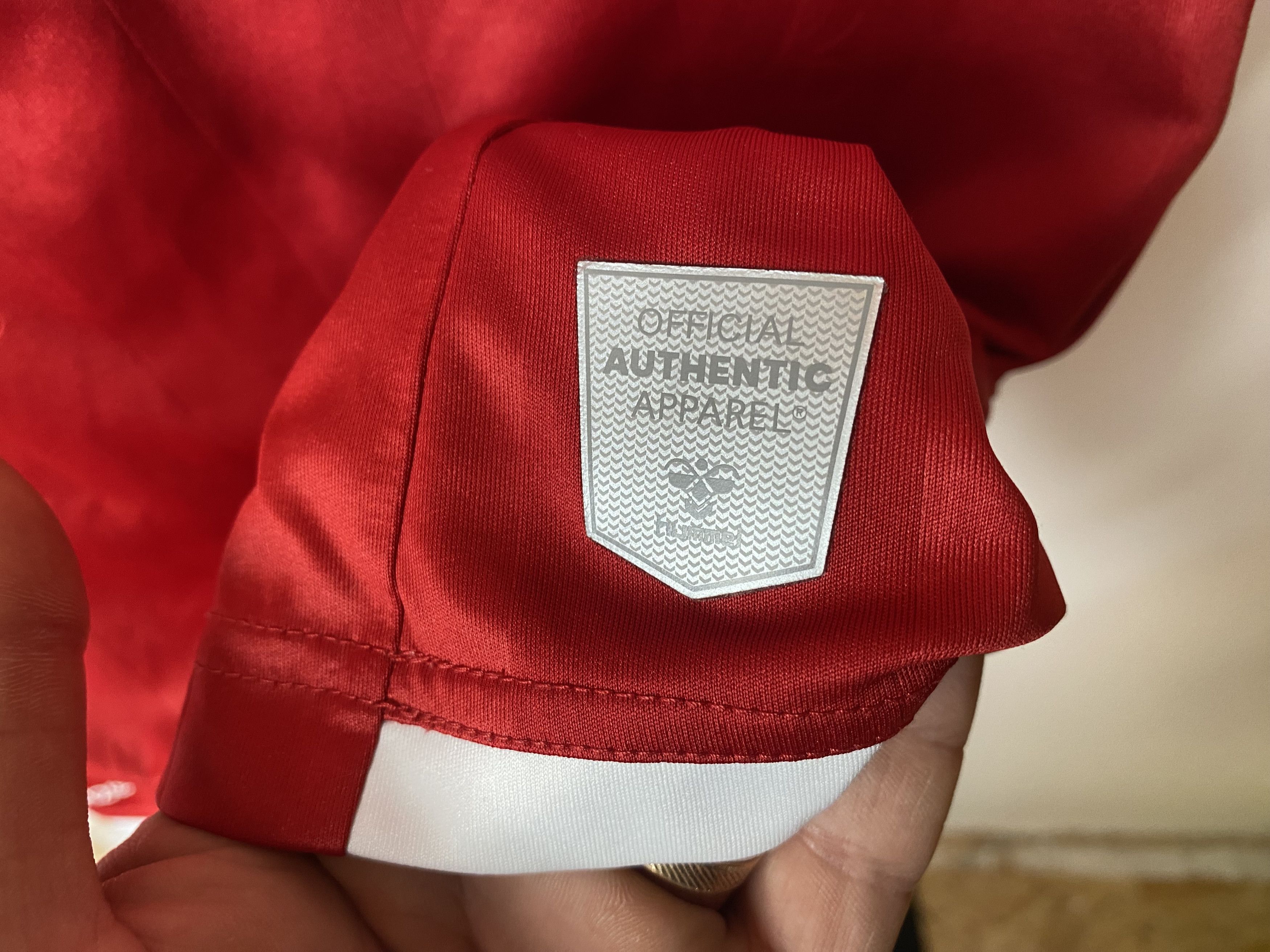 Hummel BRISTOL CITY 2020 2021 HOME FOOTBALL SHIRT SOCCER JERSEY Size US S / EU 44-46 / 1 - 7 Thumbnail