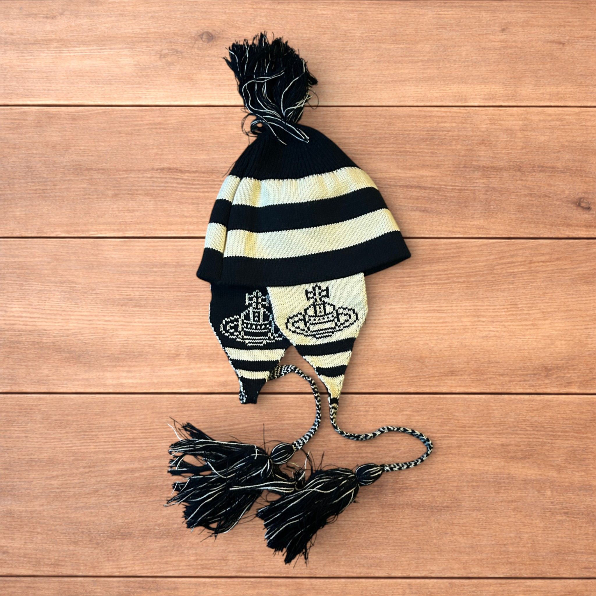 Japanese Brand Vintage style Dappy ear flap bobble hat in black/beige. Size ONE SIZE - 1 Thumbnail