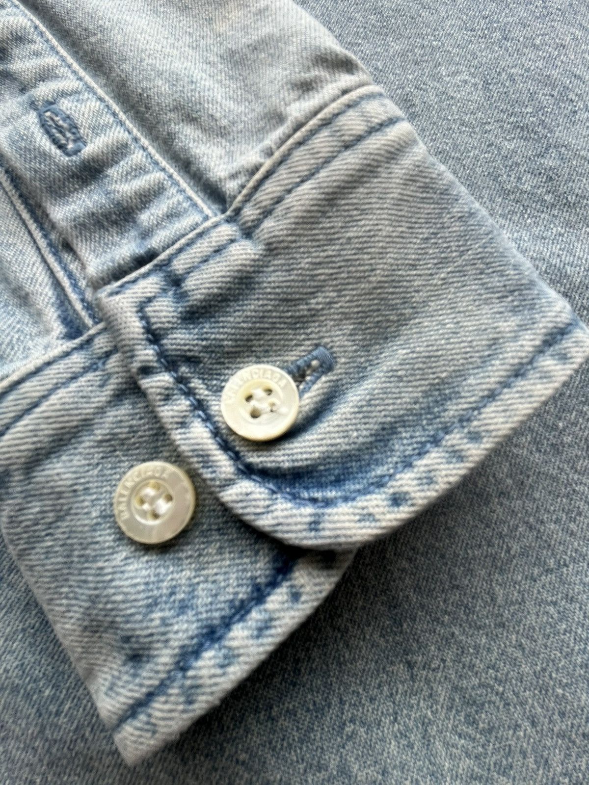 Balenciaga Oversized denim shirt Size US M / EU 48-50 / 2 - 9 Thumbnail