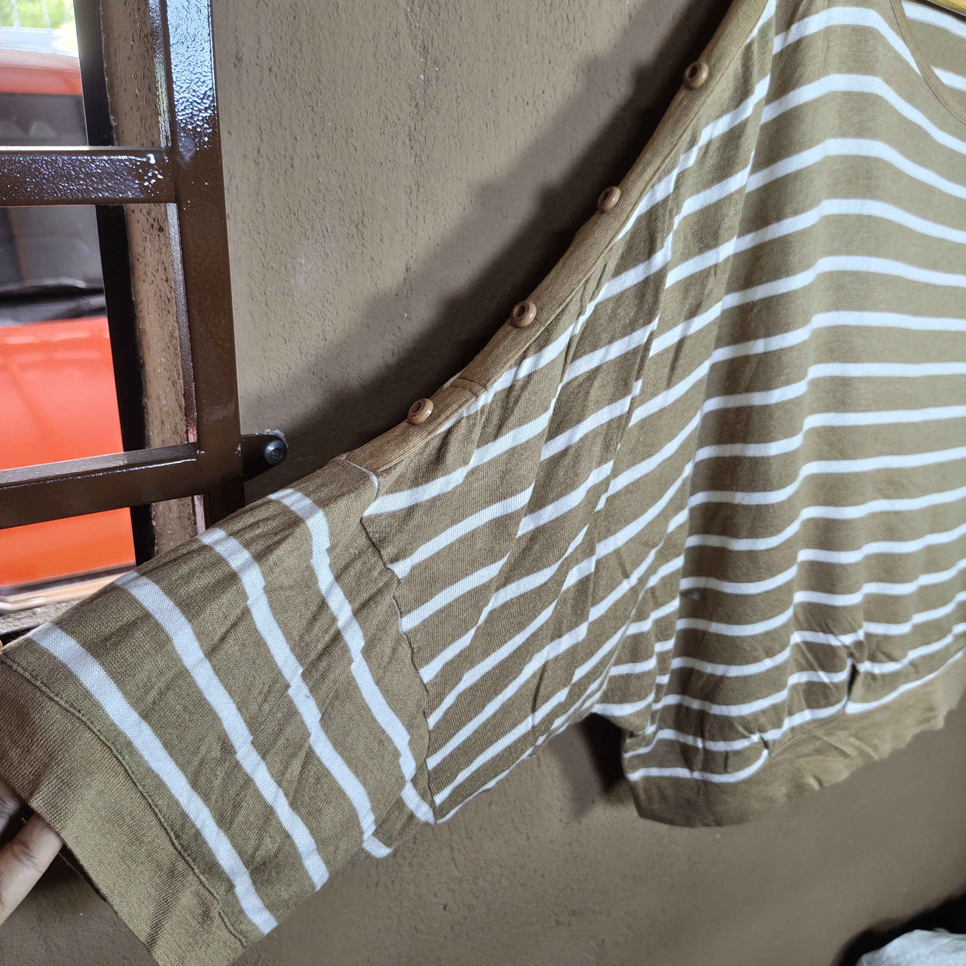 Burberry BURBERRY Ladies Baggy/Oversized Long Sleeve Striped Tshirt Size M / US 6-8 / IT 42-44 - 4 Thumbnail
