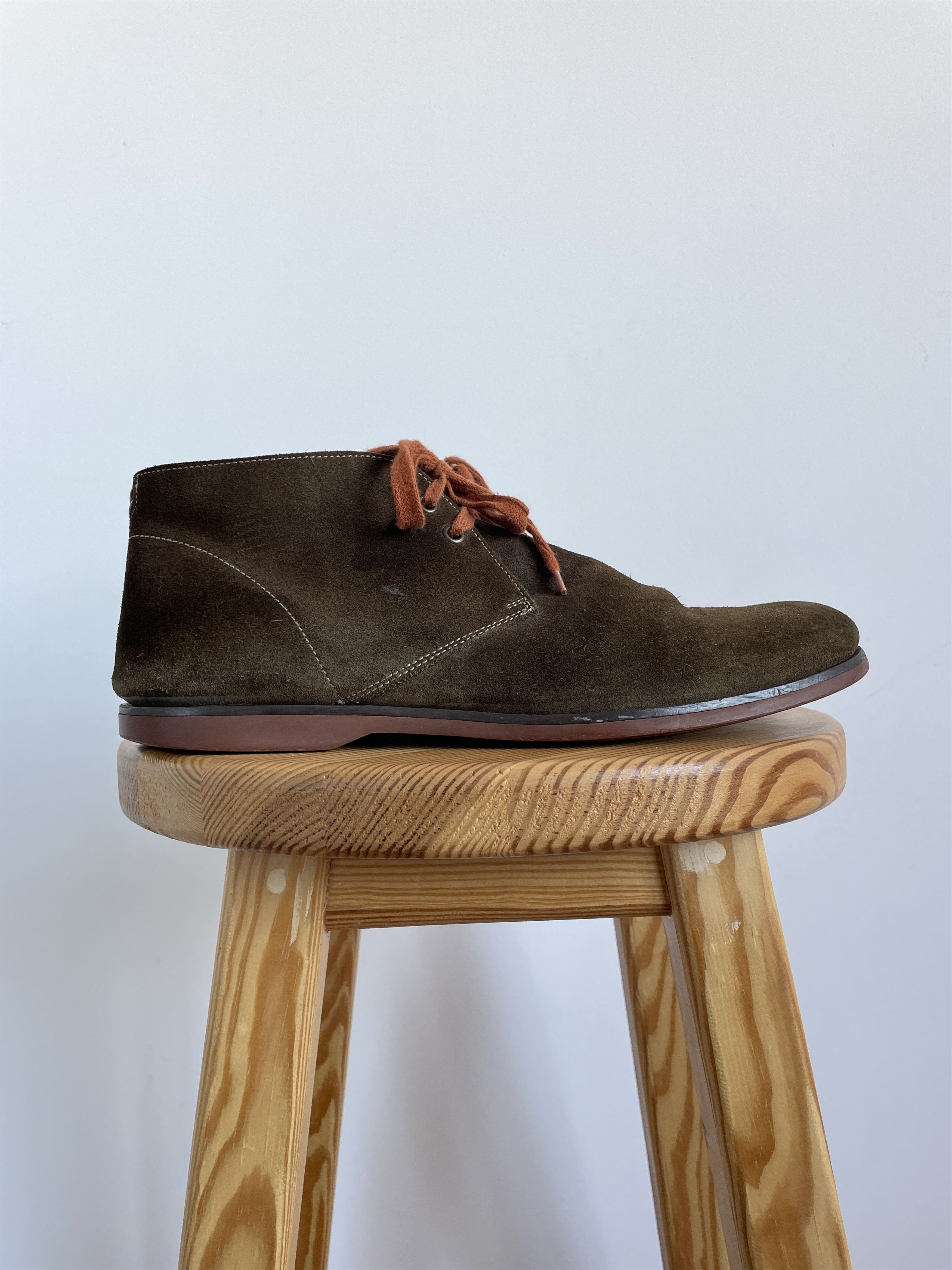 John Varvatos John Varvatos Suede Brown Chukka Boots Size US 9 Size US 9 / EU 42 - 1 Thumbnail