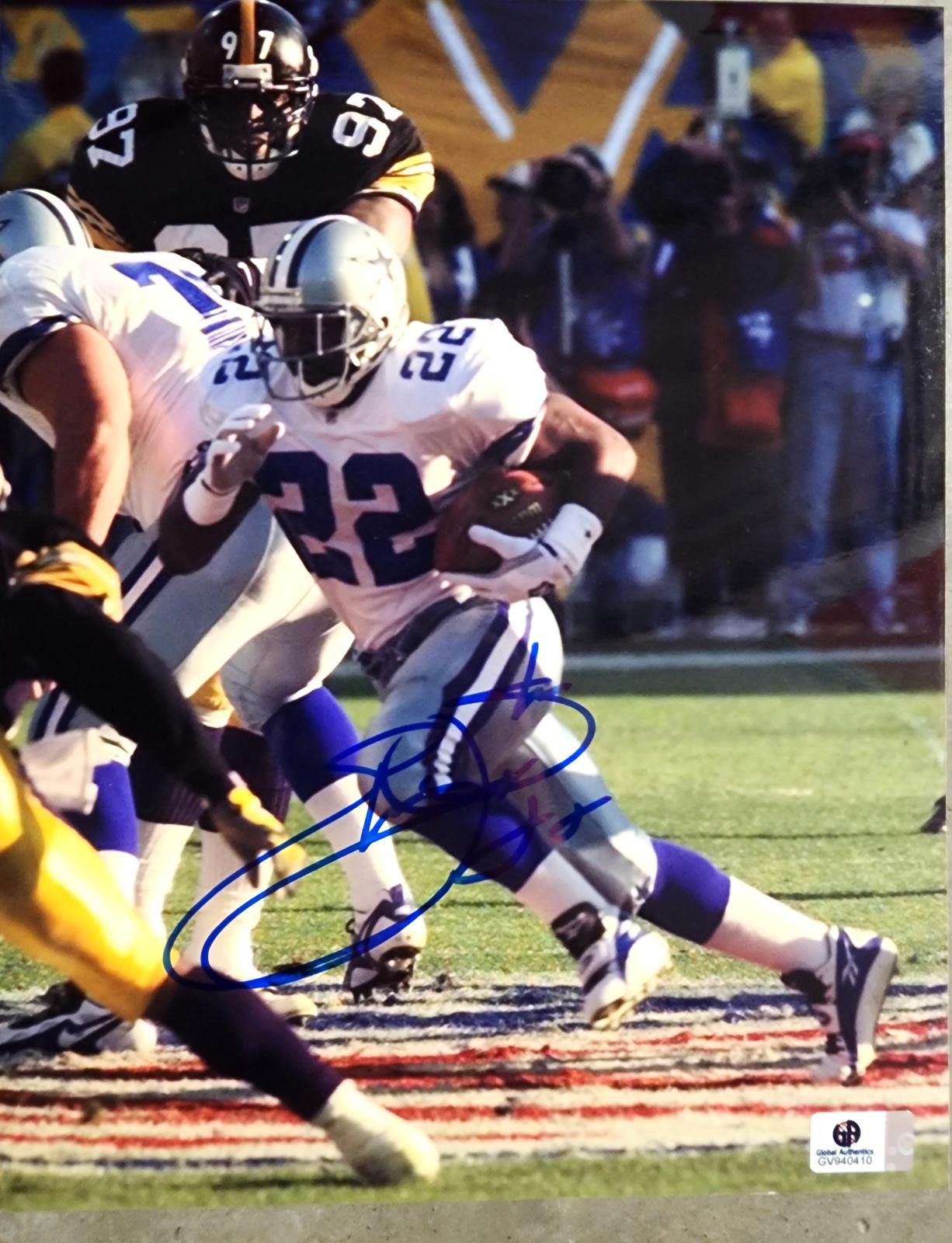 NFL Autographed Dallas Cowboys Football Photo with Global Authen Size ONE SIZE - 1 Thumbnail