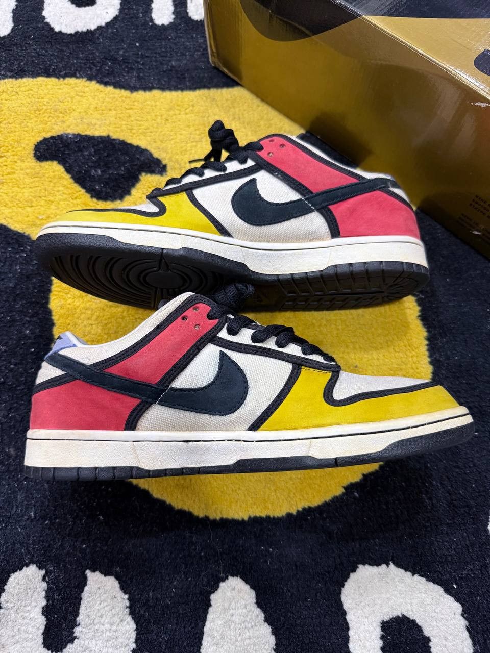 Nike Nike SB Dunk Low Piet Mondrian (2008) 304292-702 Size US 9.5 / EU 42-43 - 3 Thumbnail