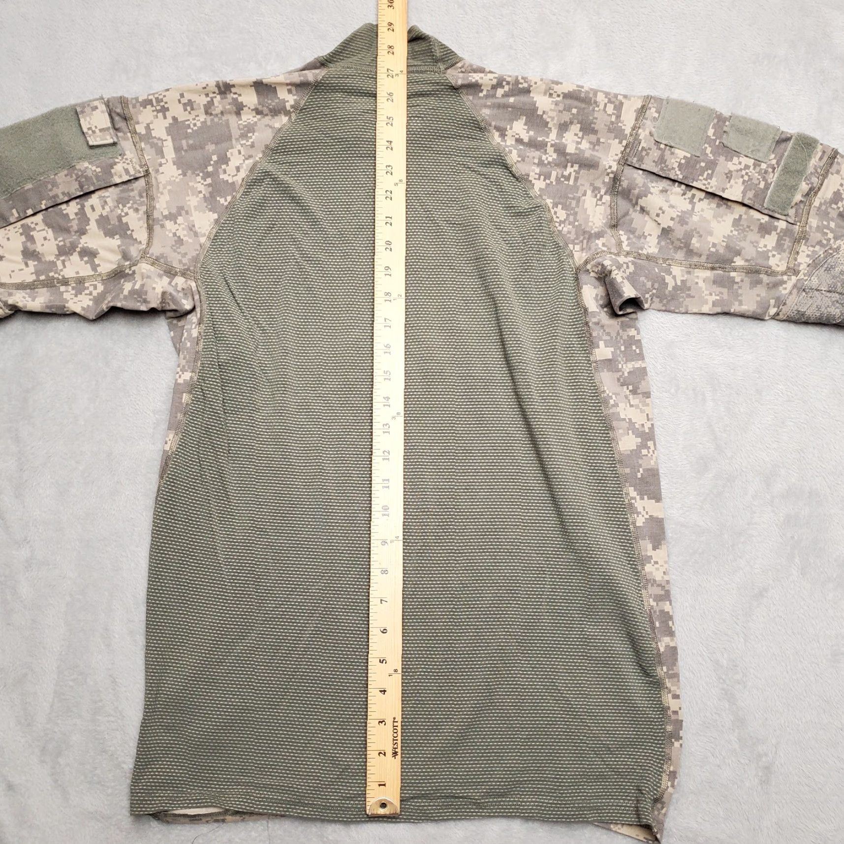 Vintage Massif Army Combat Shirt Shirt Mens S Green Camo Long Sleeve Breathable Camouflage Shirt Mens Small Green Camo Massif Mountain Gear Company Size US S / EU 44-46 / 1 - 6 Thumbnail