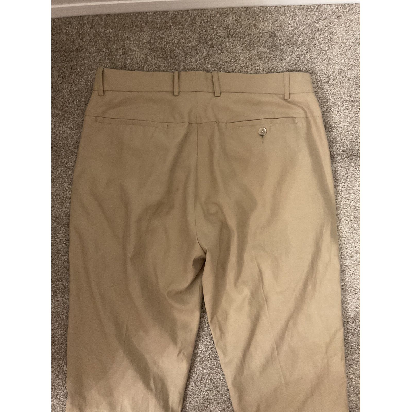 Vince NWT Vince Tapered Lightweight Cuffed Trouser Ashwood, 31 Size US 31 - 9 Thumbnail