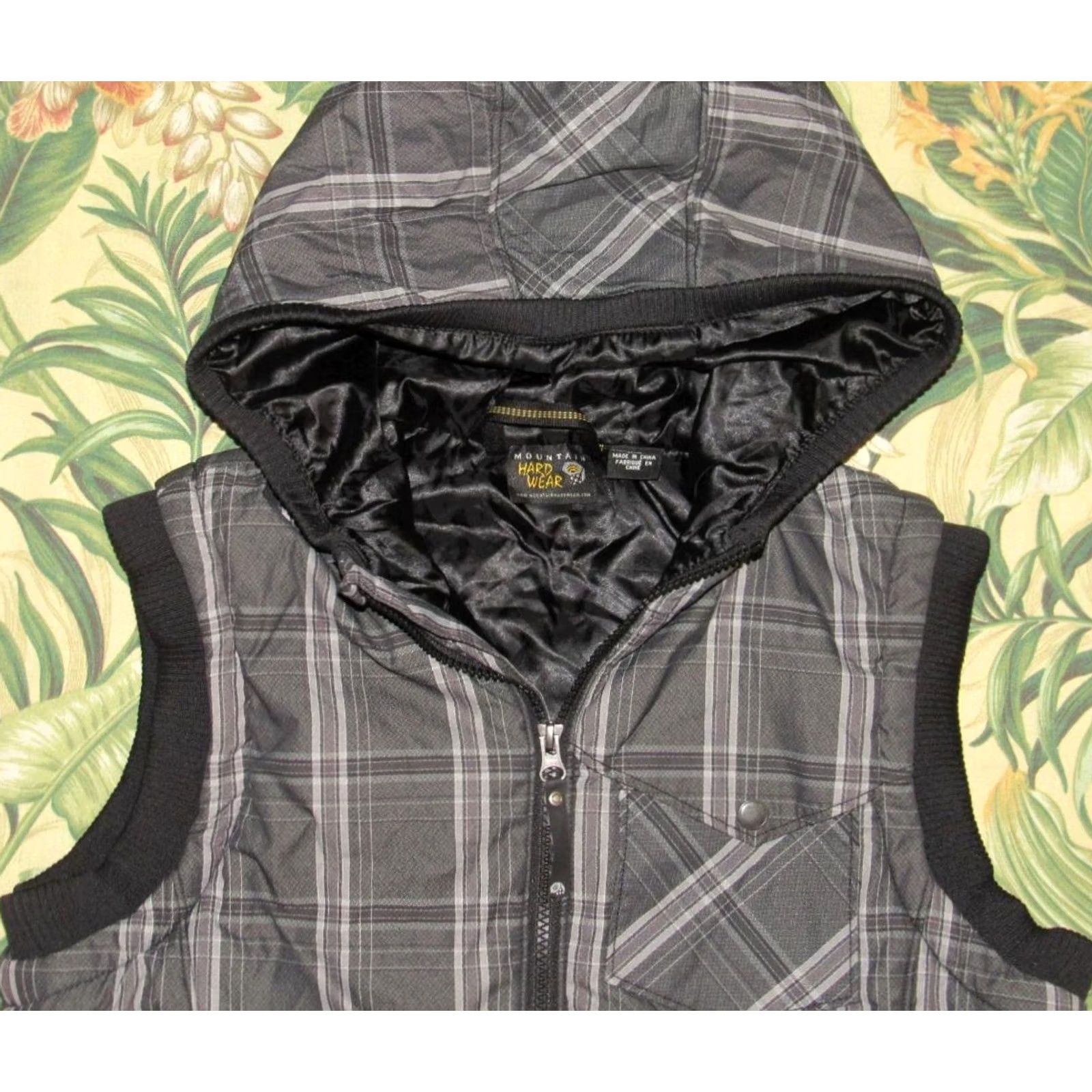 Mountain Hardwear Womens MOUNTAIN HARDWEAR Grey Plaid Hooded Rugia Vest Medium M Size M / US 6-8 / IT 42-44 - 2 Thumbnail