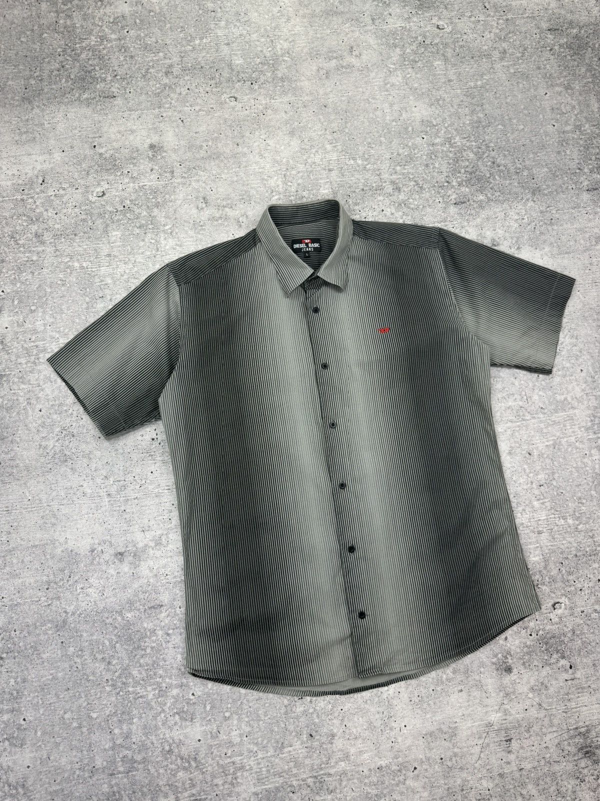Diesel Vintage Diesel Basic Jeans Logo Short Sleeve Button Shirt Size US L / EU 52-54 / 3 - 2 Thumbnail