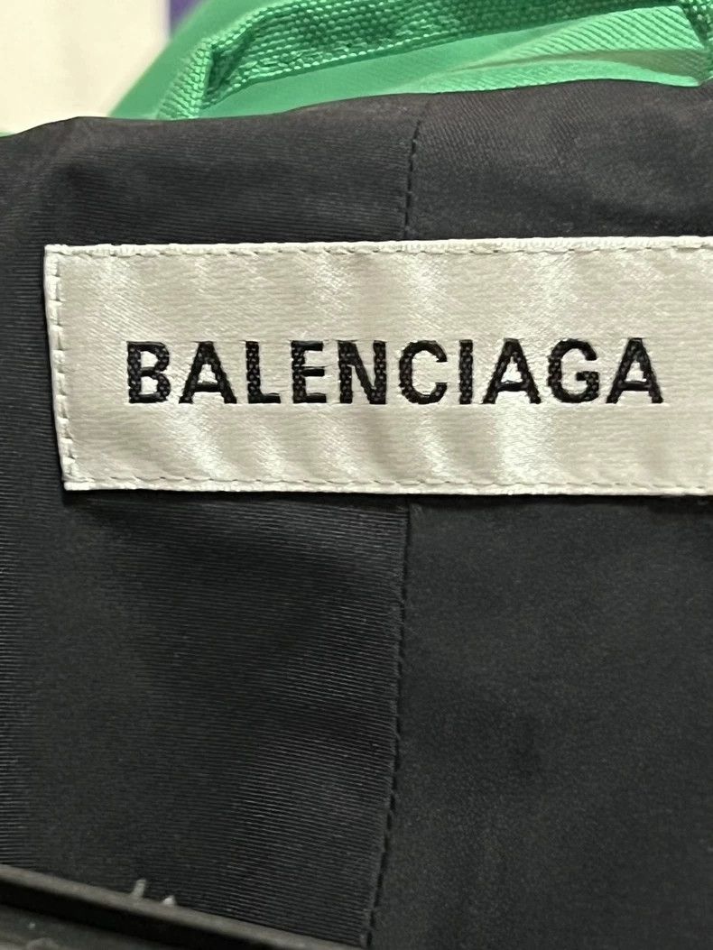 Balenciaga Balenciaga size 36 Borrowing Map Green 3m Waterproof Storm Size US M / EU 48-50 / 2 - 4 Thumbnail
