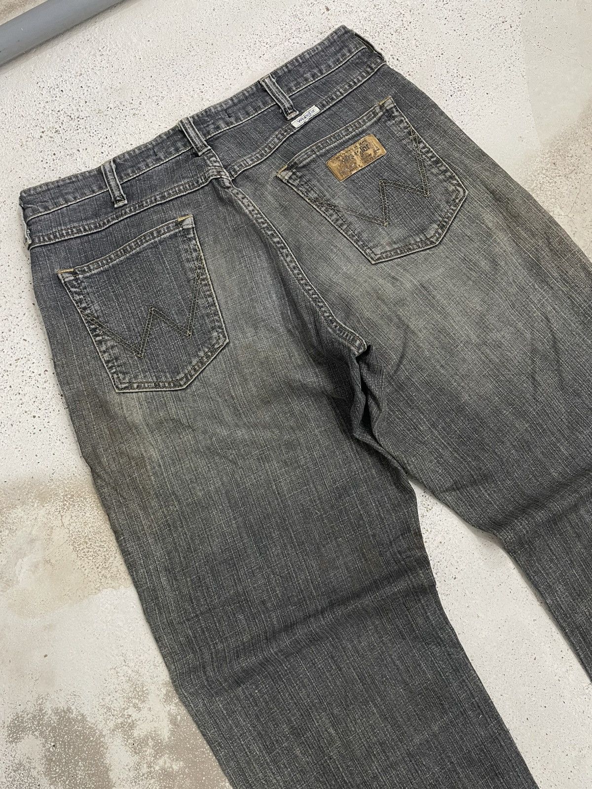 Wrangler Wrangler Authentic Western Distress Dirty Mud Workers Denim Size US 34 / EU 50 - 14 Thumbnail