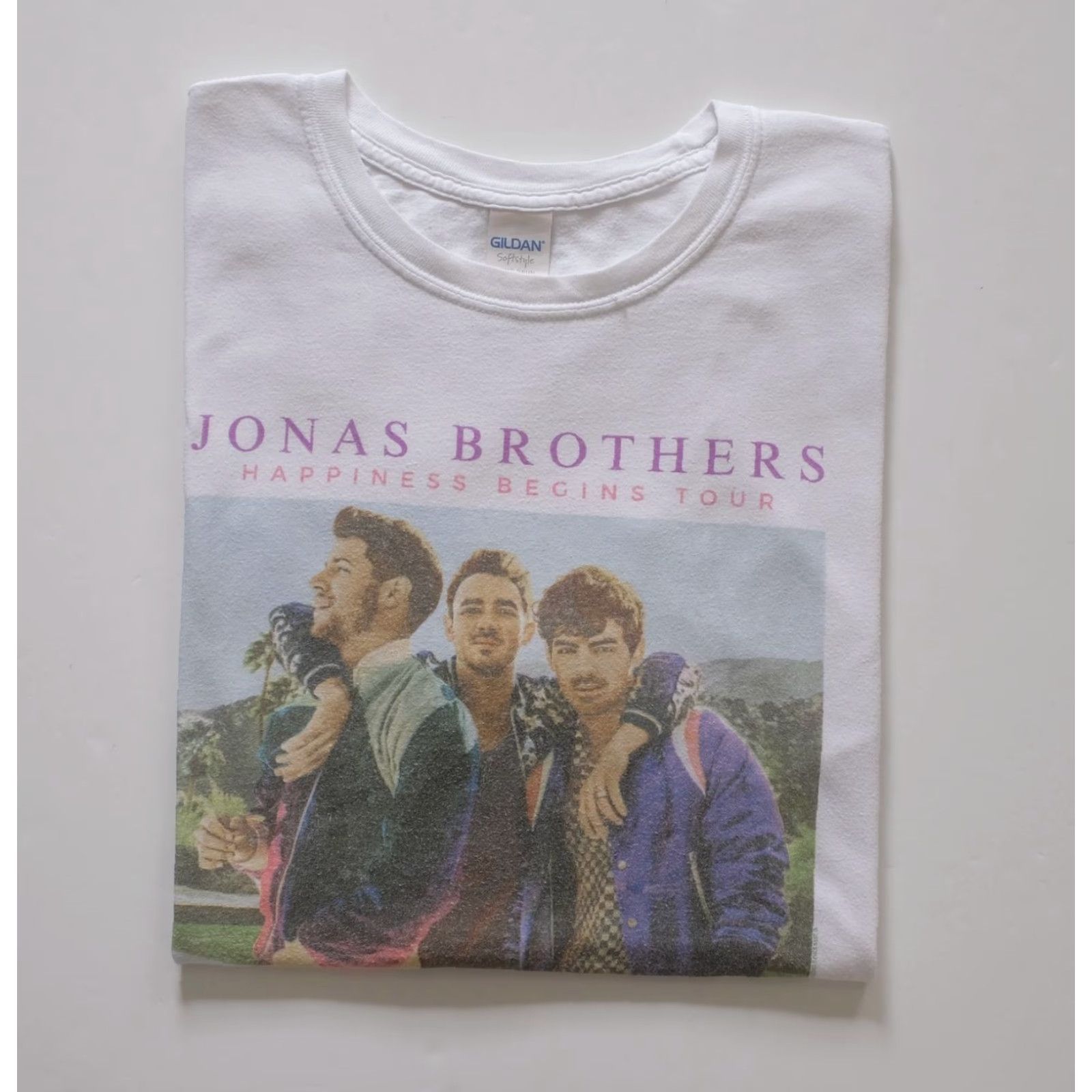 Gildan VINTAGE Jonas Brothers Rock Tour T-Shirt Gray White Cotton Men XL Graphic Print Music 90s Y2K Official Licensed Gildan 5000 Short Sleeve Crew Neck Size US XL / EU 56 / 4 - 5 Thumbnail