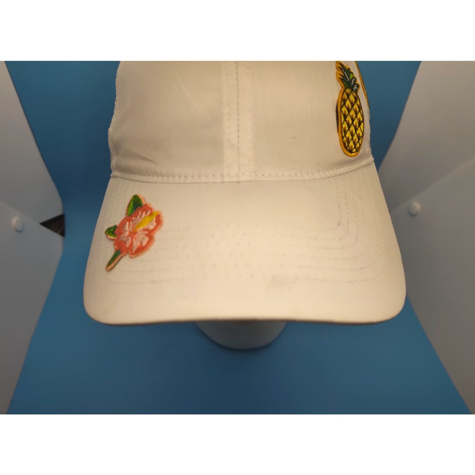 Callaway Callaway Golf Hat Cap Womens One Size White Floral Pony Tail Strap Back Ponyflo Flowers Fruit Flamingo Hawaiian Garden Style Golf Hat Womens Size ONE SIZE - 2 Thumbnail