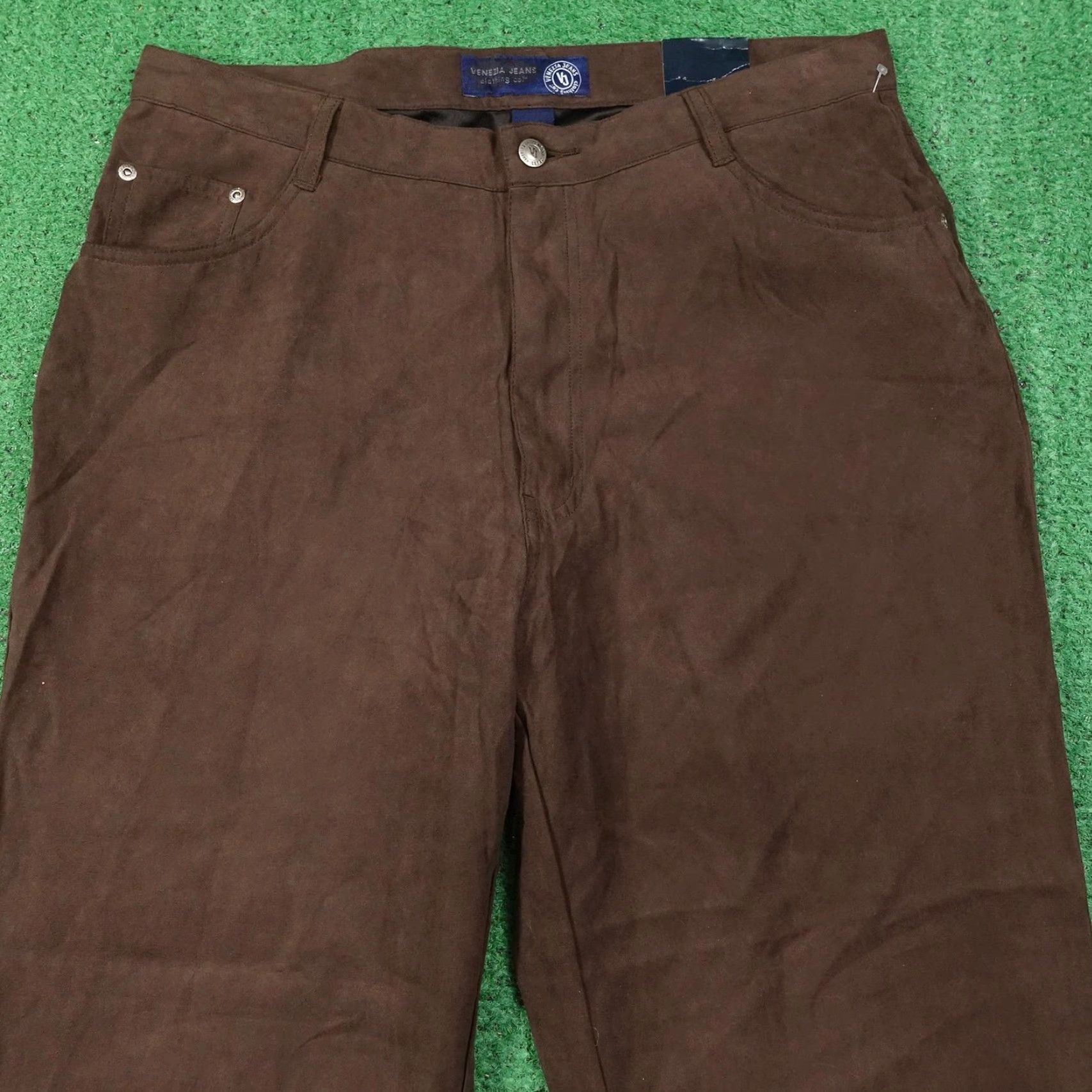 Vintage Venezia Jeans Womens Khakis Pants 14 Brown Faux Suede Straight Leg 34x30 Pockets 100% Polyester Size 36" / US 14 / IT 50 - 2 Thumbnail