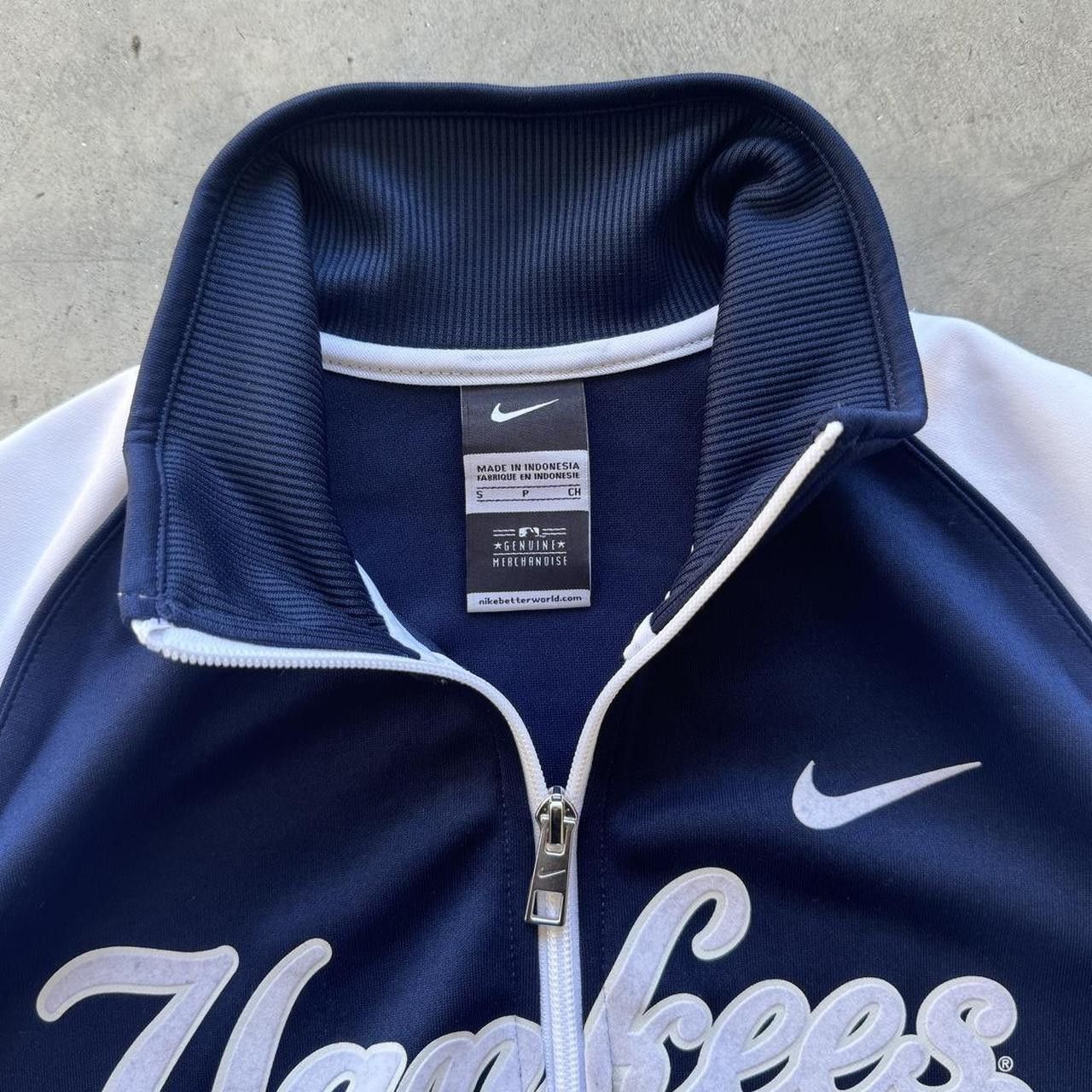 MLB × Nike × Vintage Vintage Y2K Style Nike Full Zip Yankee Sweatshirt Size US S / EU 44-46 / 1 - 6 Thumbnail