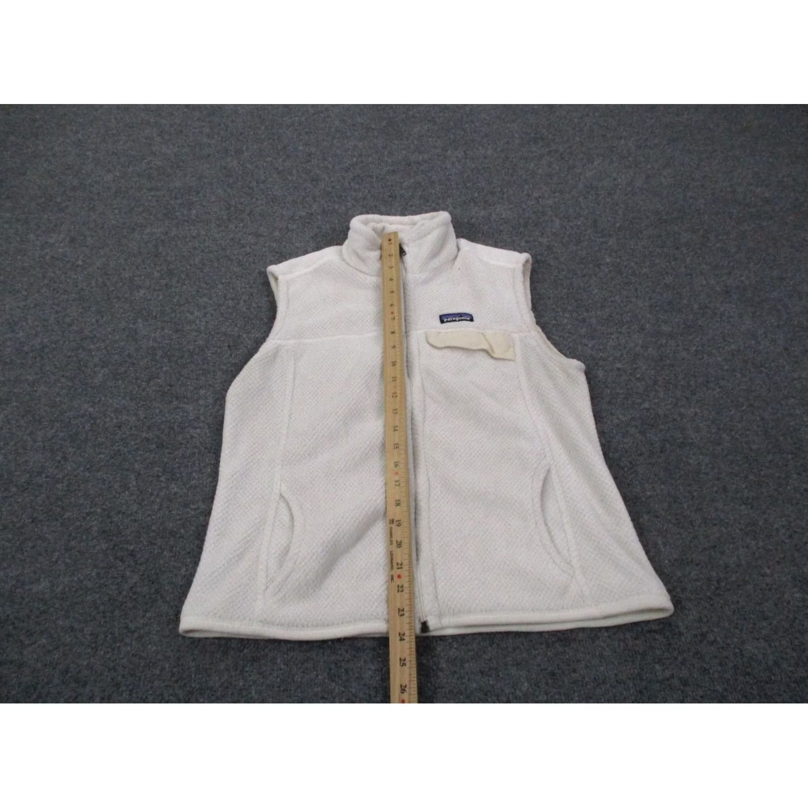 Patagonia Patagonia Jacket Womens L White Fleece Zip Pockets Outdoor Hiking Vest Coat Size L / US 10 / IT 46 - 3 Thumbnail