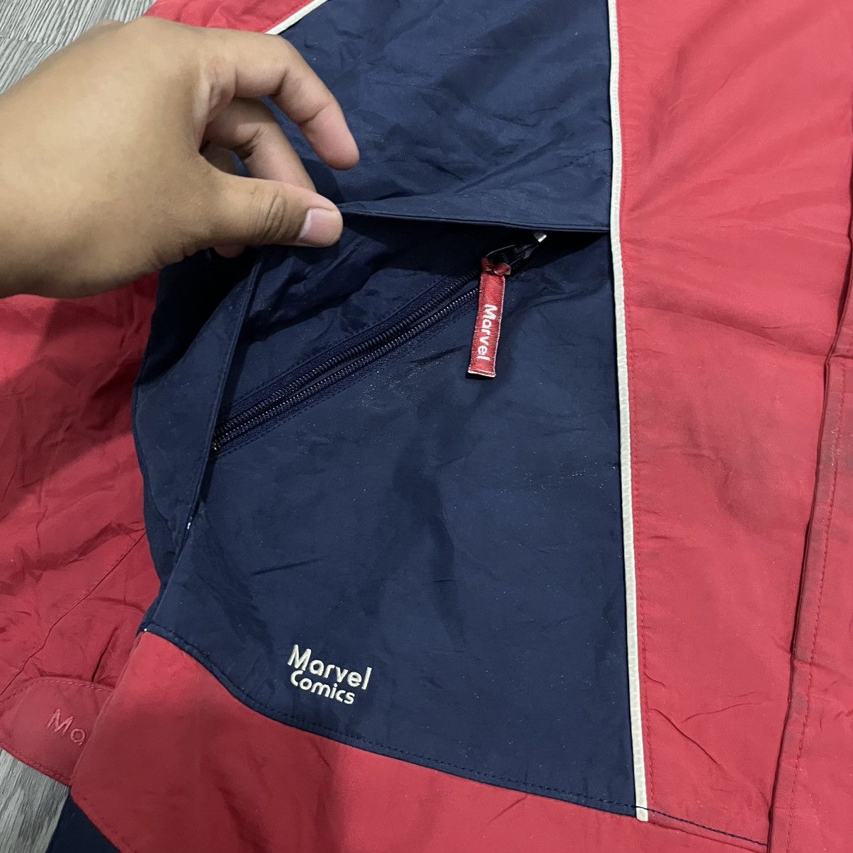 Marvel Comics VTG Marvel Comics Puffer Jacket Red on Navy Size US M / EU 48-50 / 2 - 5 Thumbnail