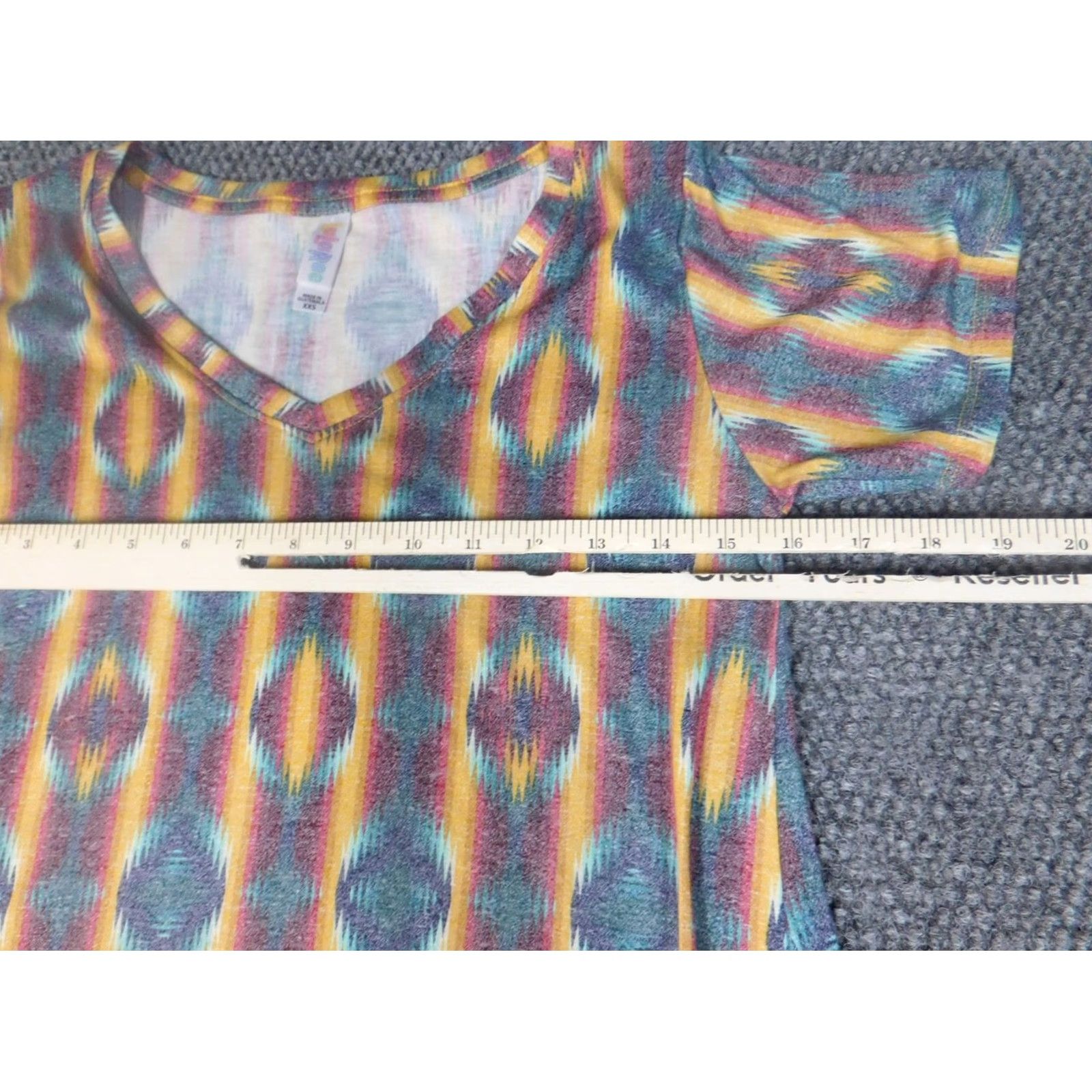 Vintage LuLaRoe Blouse Shirt Womens 2XS XS Red V-Neck Pullover Knit Short Sleeve Raglan Pocket Modern Casual Size XXS / US 00 / IT 34 - 6 Thumbnail