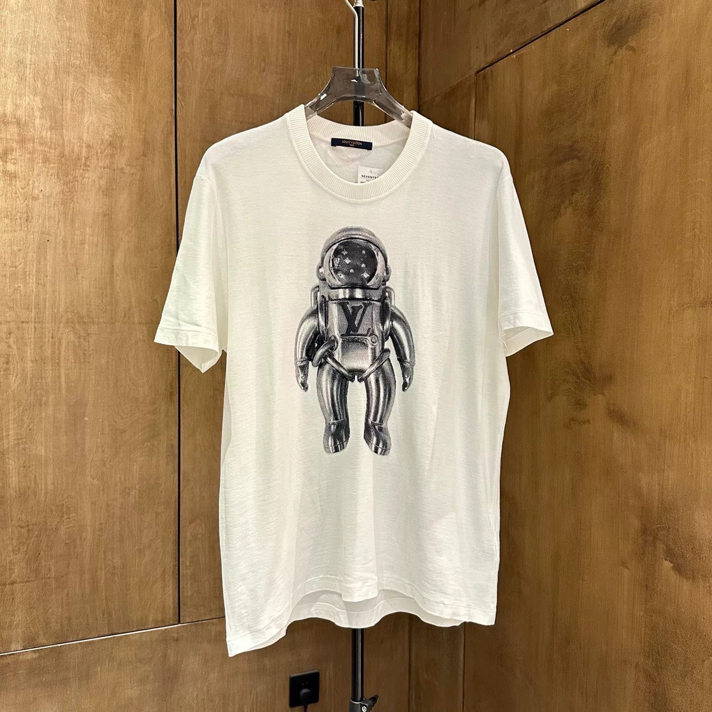 Louis Vuitton Louis Vuitton White T-Shirt L Men Size US L / EU 52-54 / 3 - 1 Thumbnail