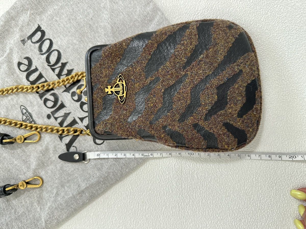 Vivienne Westwood NWOT Authentic Vivienne Westwood black in tiger chain purse Size ONE SIZE - 9 Thumbnail