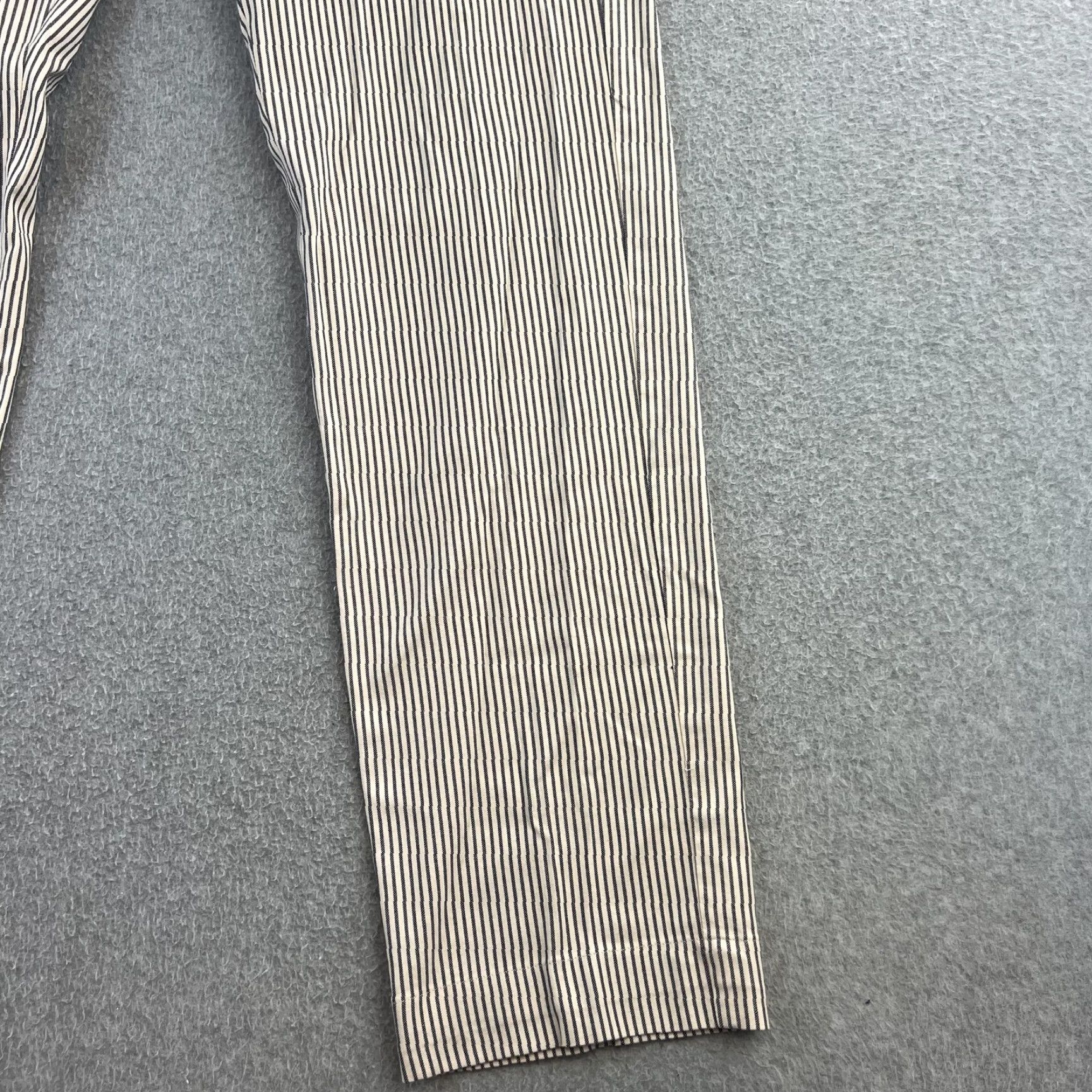 Brooks Brothers VINTAGE Brooks Brothers Red Fleece Pants Mens 35x34 White Navy Striped Classic Size US 35 - 7 Thumbnail