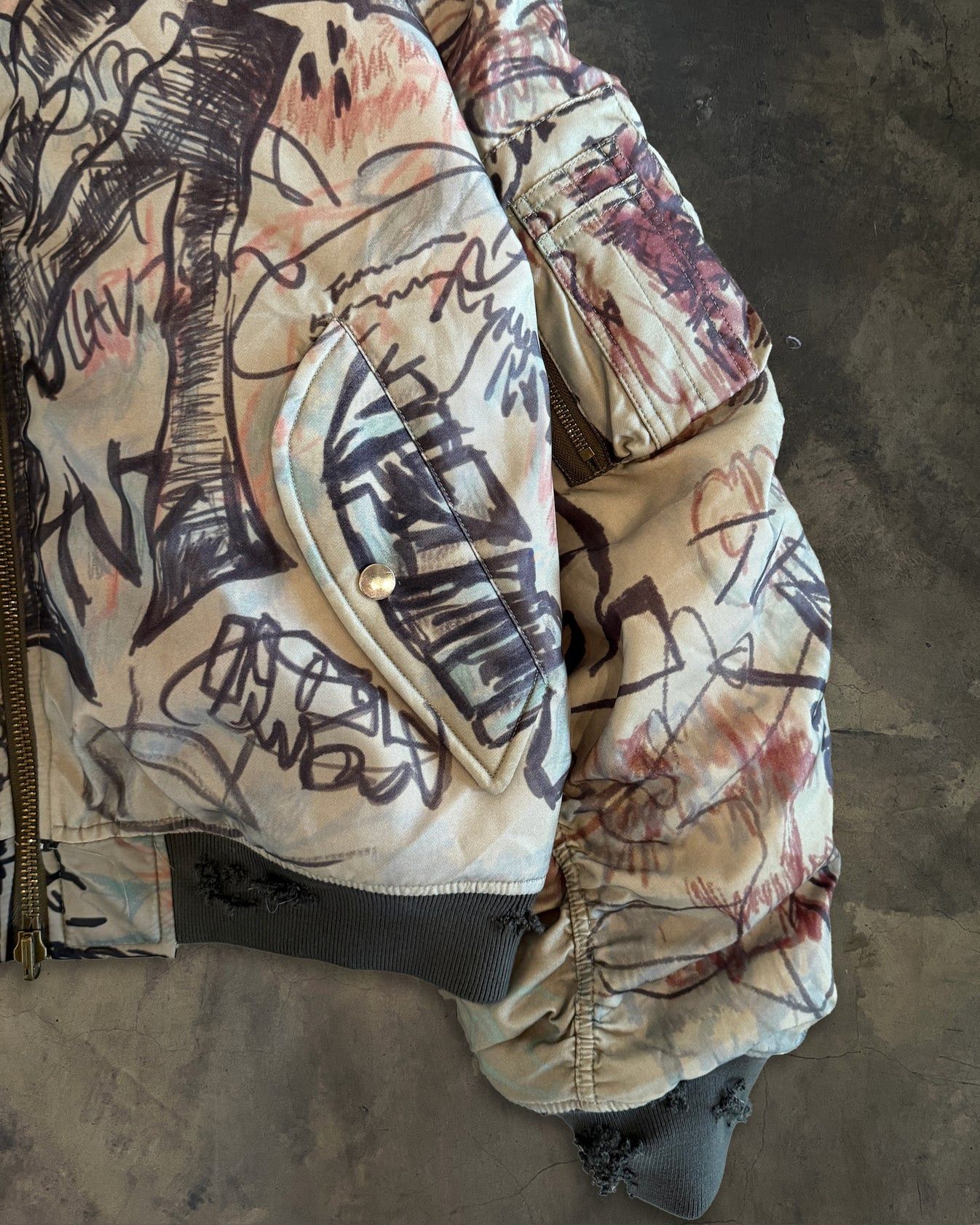 Mowalola MOWALOLA GRAFFITI REVERSIBLE BOMBER L Size US L / EU 52-54 / 3 - 3 Thumbnail