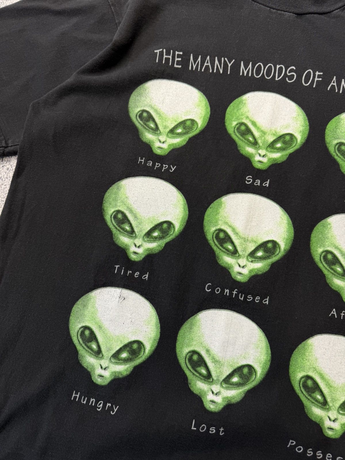 Vintage Vintage ALIEN MOODS 90s FLUORESCENT PRINT SINGLE STITCH TEE Size US L / EU 52-54 / 3 - 7 Thumbnail