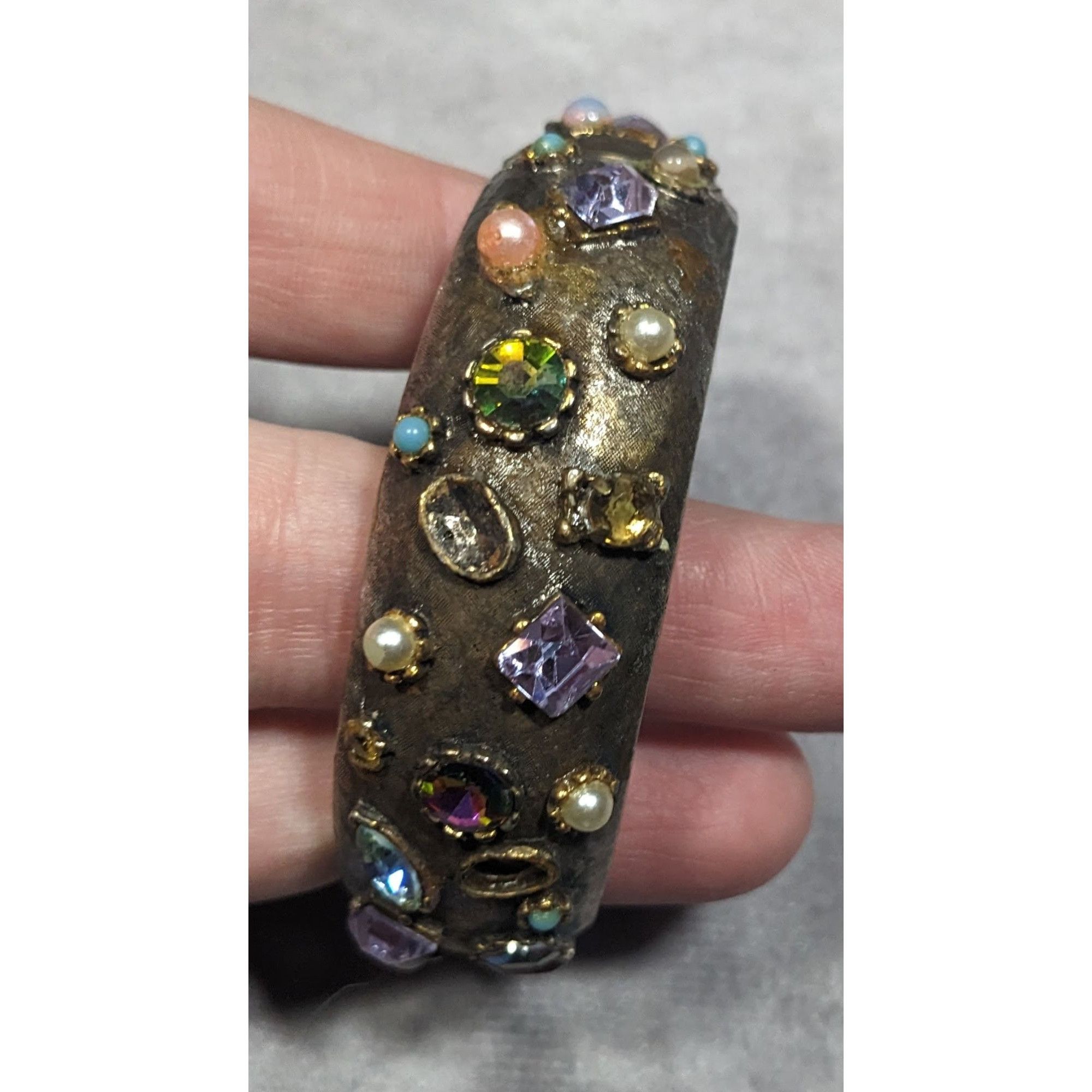Other Vintage Brutalist Glam Multi Gemmed Gold Tone Hinge Bracelet Size ONE SIZE - 11 Thumbnail