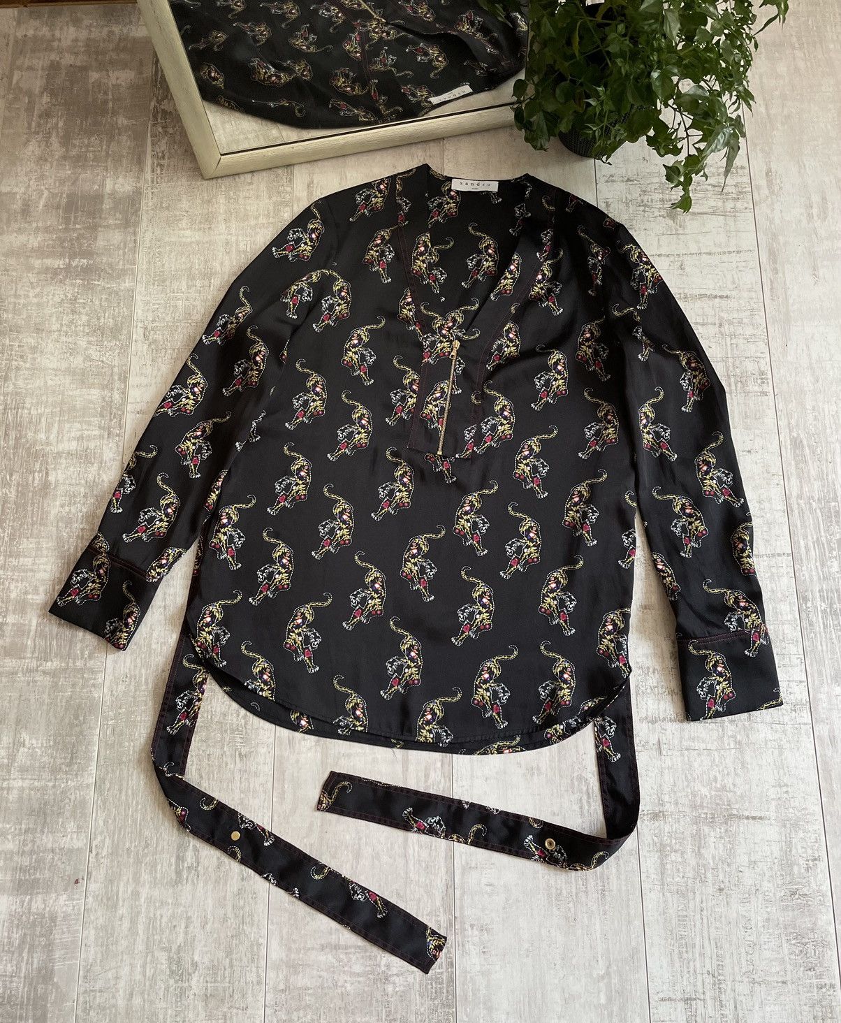 Sandro Sandro Blouses Kimono Tiger Print Monogram Japanese Style Size M / US 6-8 / IT 42-44 - 1 Thumbnail
