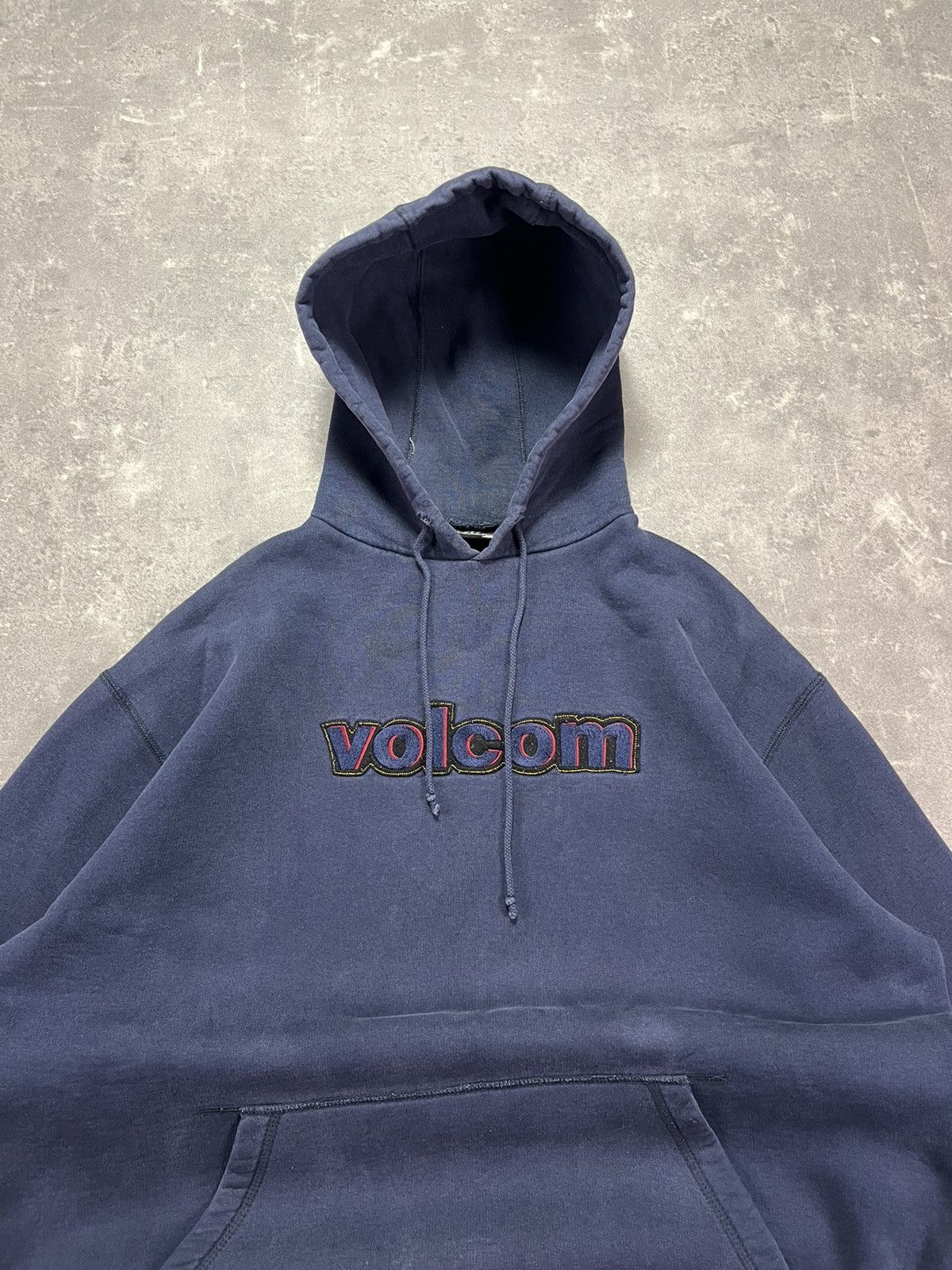 Volcom Volcom Y2K Front Logo Hoodie L XL Rare 00s Vintage Size US L / EU 52-54 / 3 - 8 Thumbnail