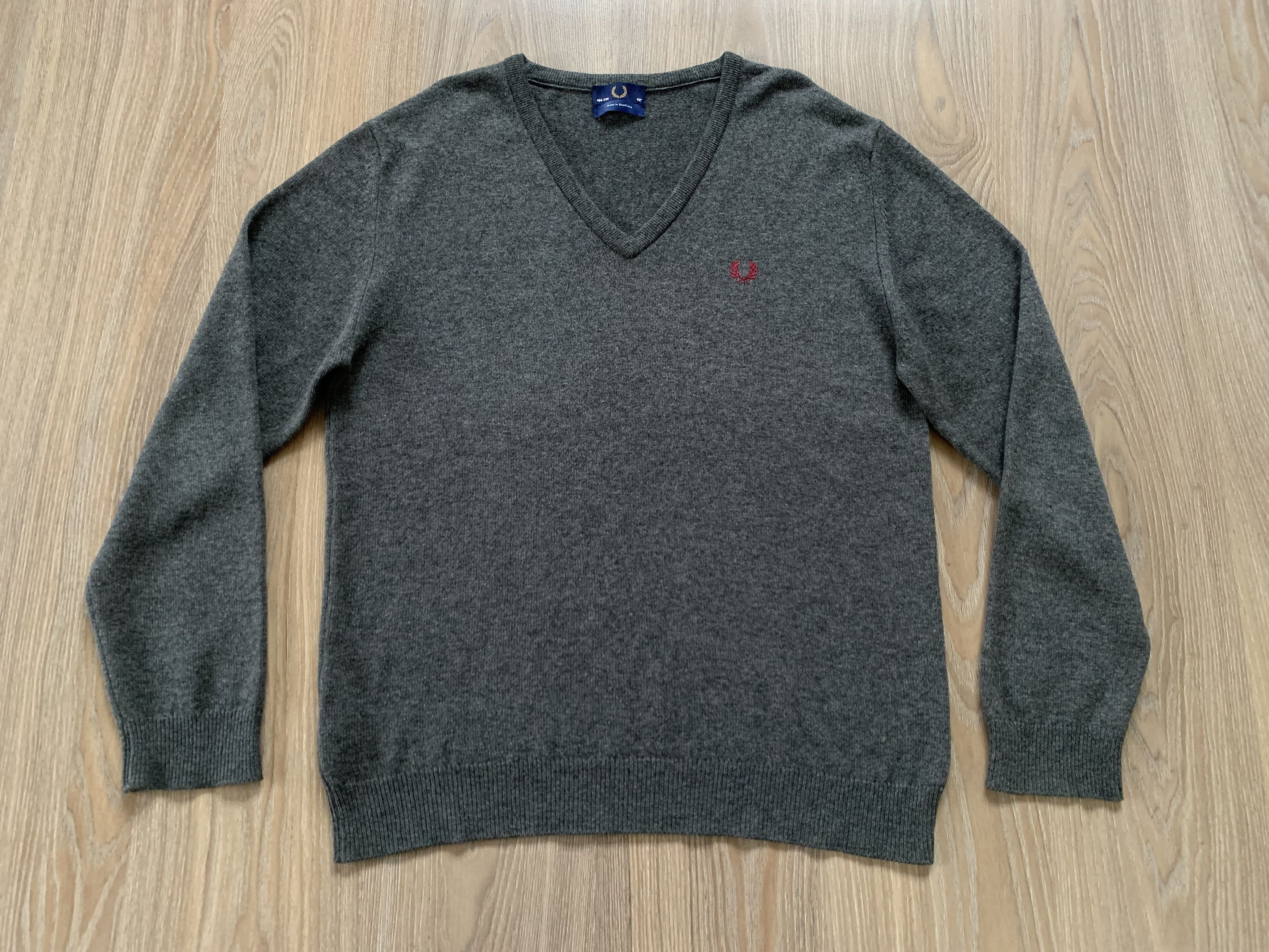 Fred Perry Fred Perry Lambs Wool V Neck Sweater Pullover Size US L / EU 52-54 / 3 - 2 Thumbnail