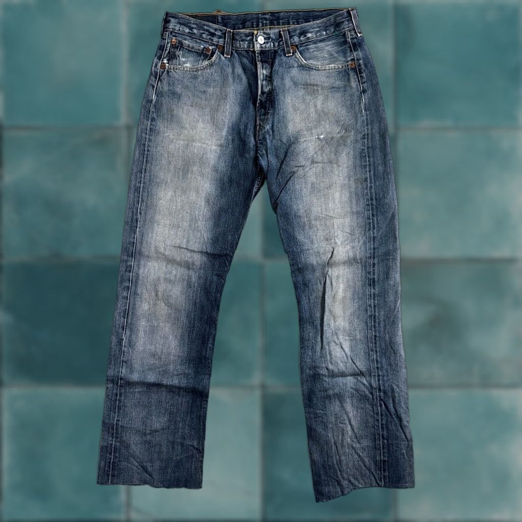 Levi's VINTAGE Levi's 501 Jeans Straight Men Jeans Blue 33x34 90s Modern Classic Regular Mens Size US 33 - 1 Thumbnail