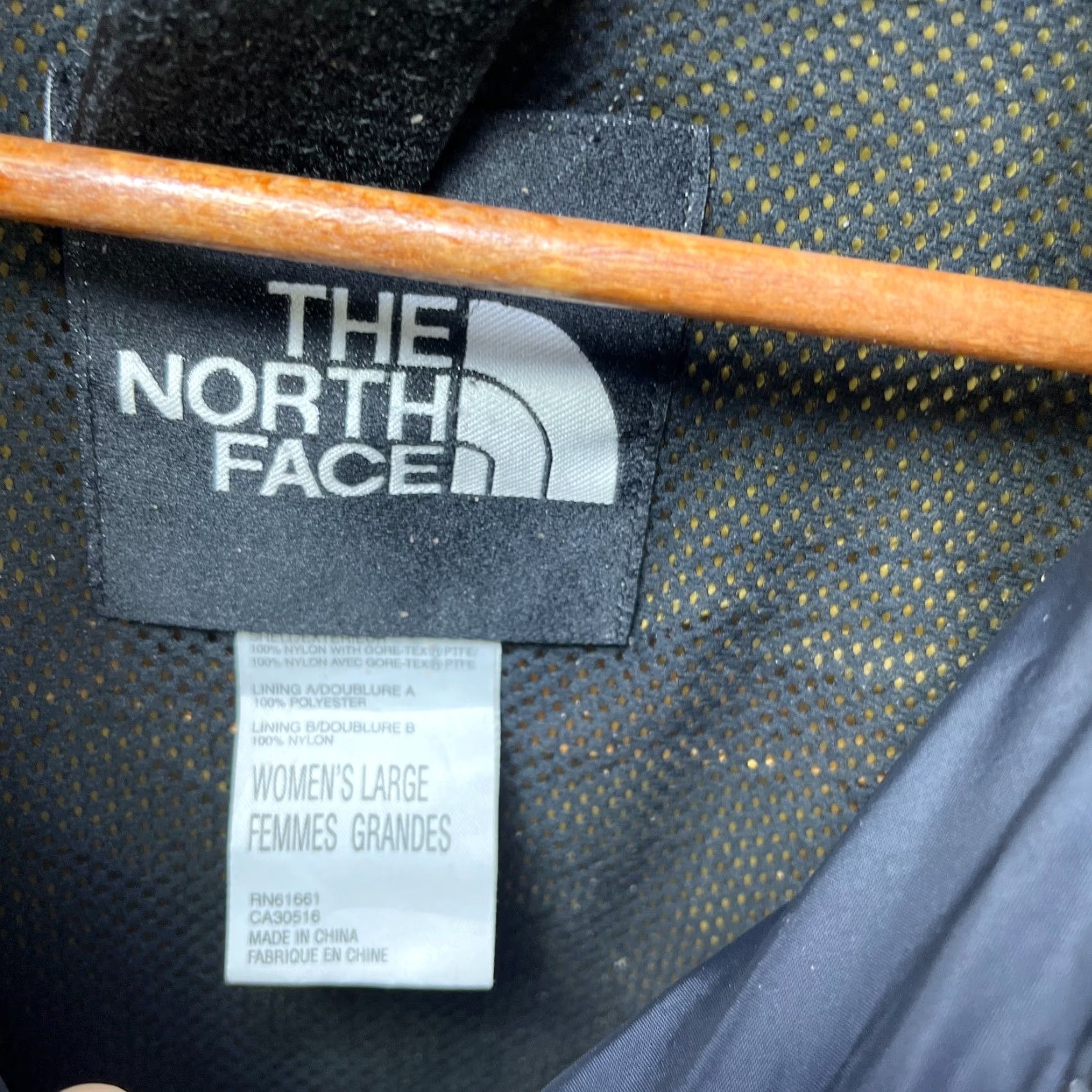 The North Face VINTAGE The North Face Gore Tex Mountain Light Shell Jacket Womens Large Size L / US 10 / IT 46 - 6 Thumbnail