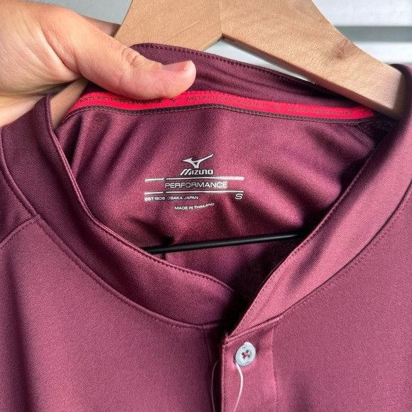 Mizuno NWT MIZUNO MEN’S T-SHIRT JERSEY BURGUNDY/GRAY SZ SMALL S Size US S / EU 44-46 / 1 - 3 Thumbnail