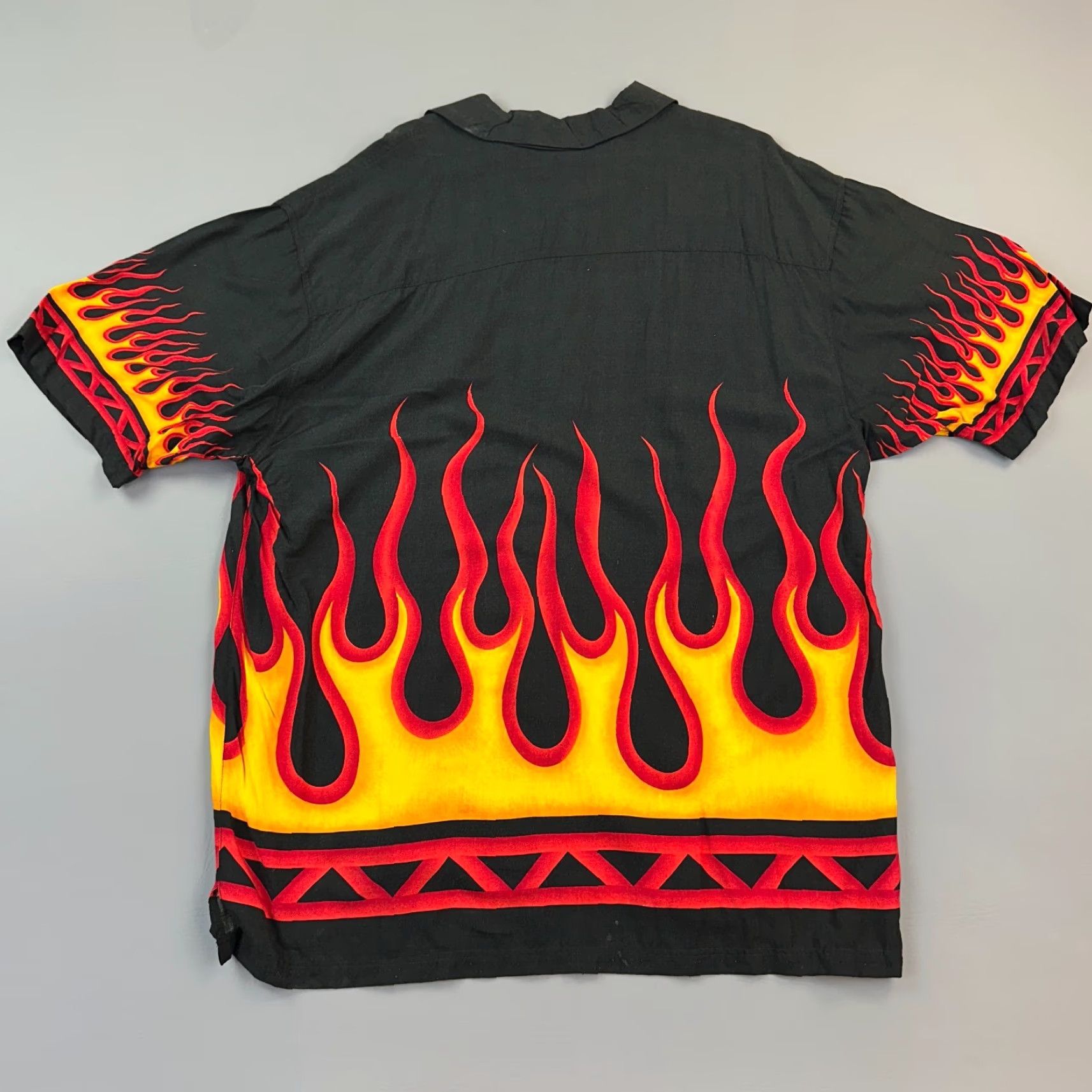 Vintage VINTAGE Wingo Shirt Mens XL Black All Over Flame Print Short Sleeve Camp Y2K Size US XL / EU 56 / 4 - 6 Thumbnail