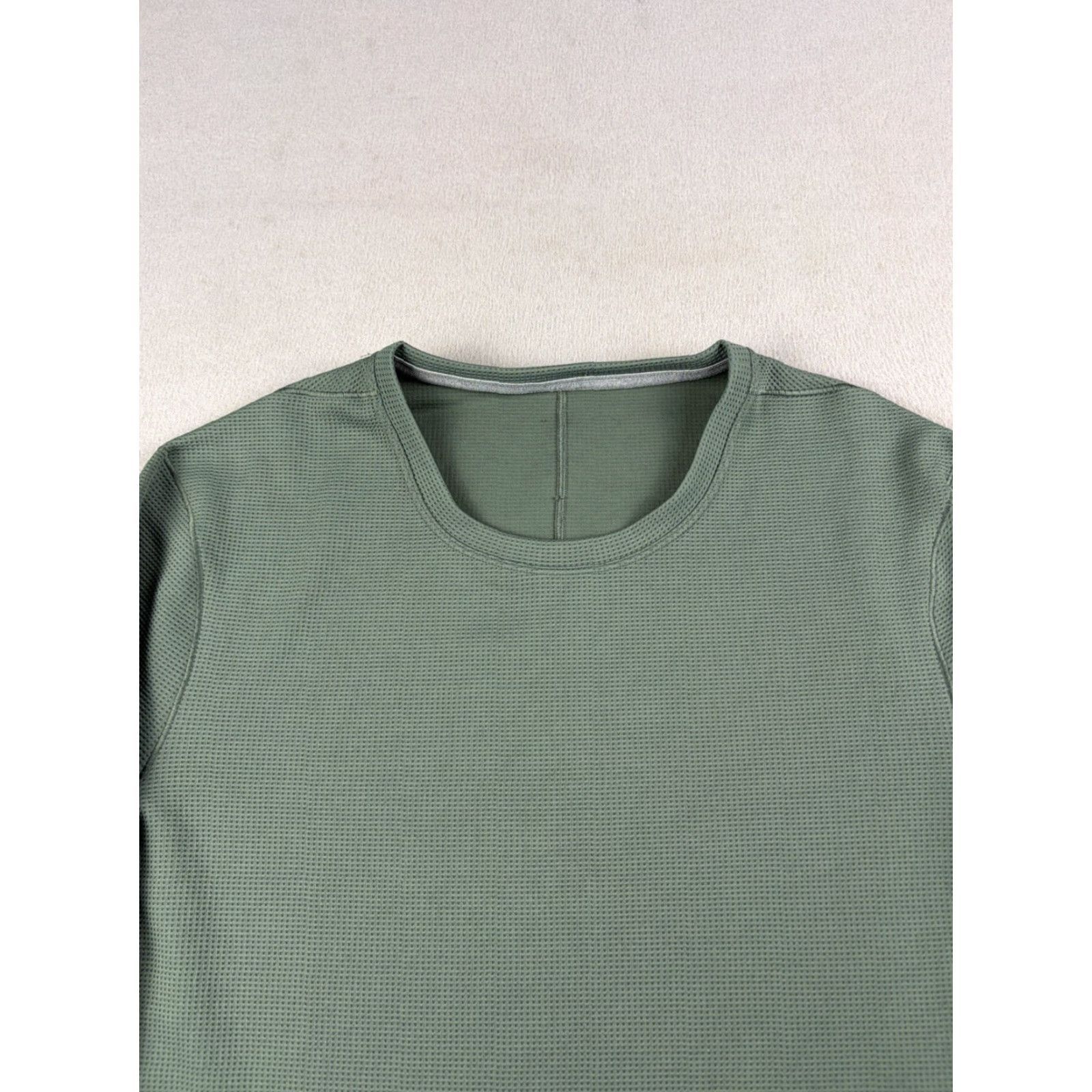 Lululemon Lululemon Shirt Mens Large Green Long Sleeve Waffle Thermal Crewneck Athletic Size US L / EU 52-54 / 3 - 2 Thumbnail