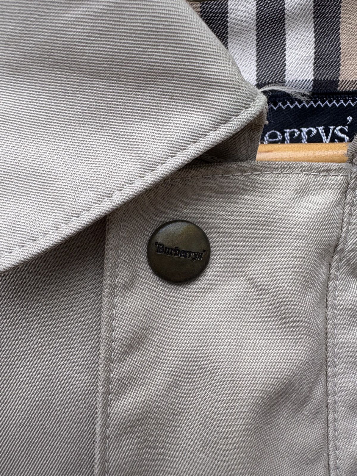 Burberry Vintage Burberry Nova Check Coat Jacket Luxury Style Size US S / EU 44-46 / 1 - 7 Thumbnail