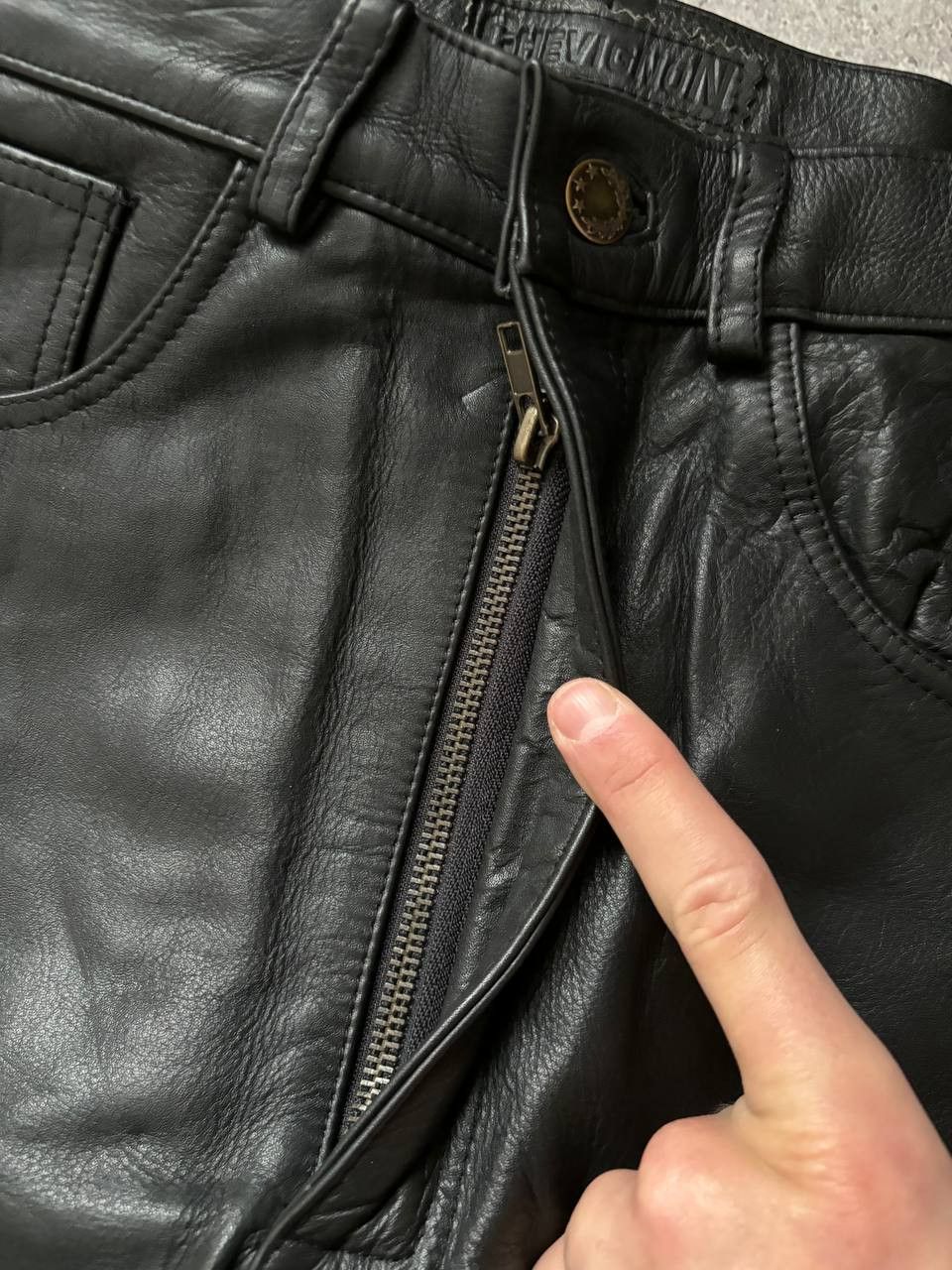 Chevignon × Genuine Leather × Vintage Very Rare Chegvinon Leather Pants Size US 28 / EU 44 - 7 Thumbnail