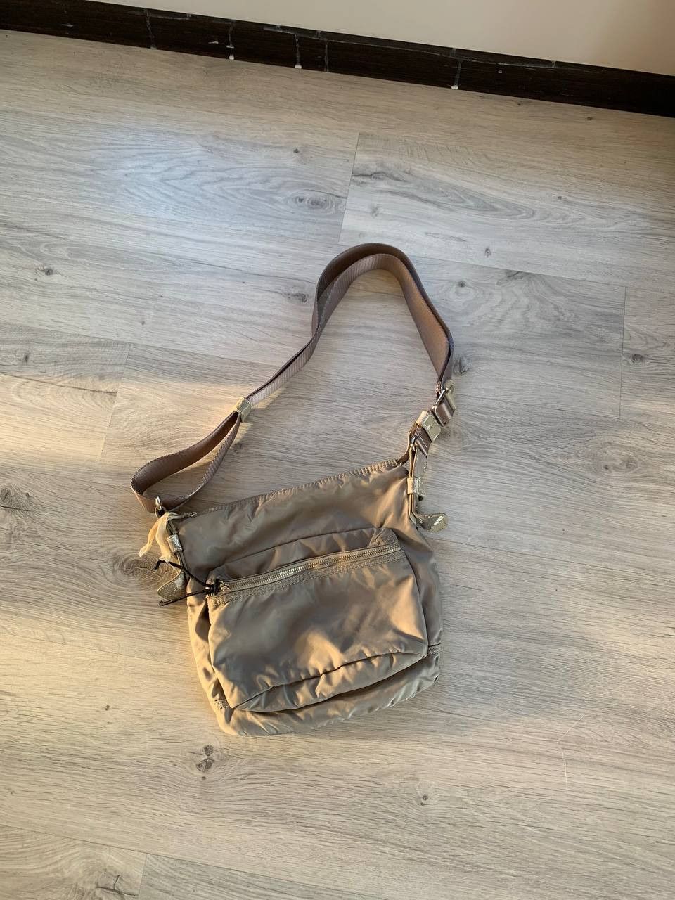Lacoste Rare Vintage Lacoste Nylon Crossbody Bag Size ONE SIZE - 1 Thumbnail