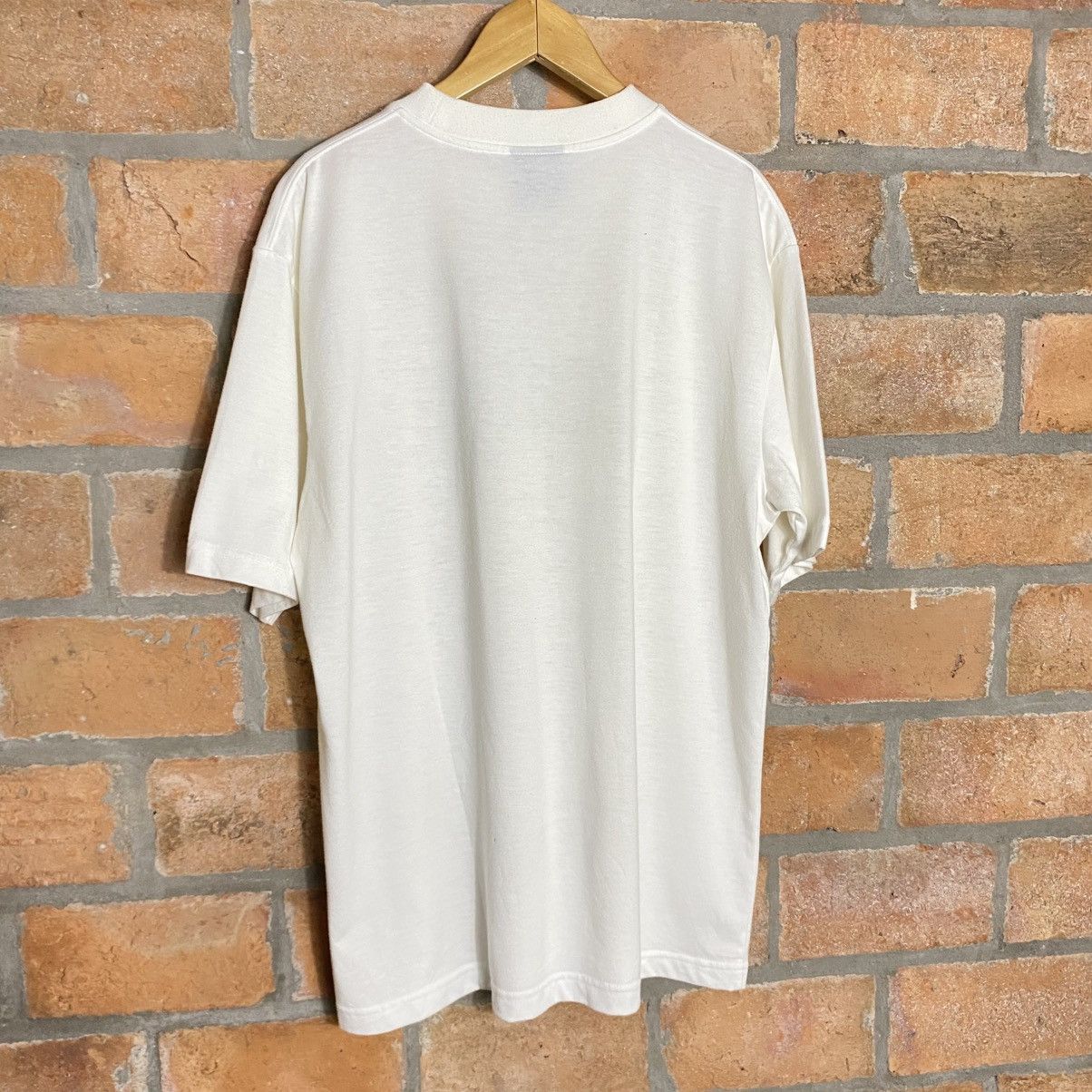 Umbro UMBRO White Crew Neck Tee with Navy Logo Print Size US L / EU 52-54 / 3 - 9 Thumbnail