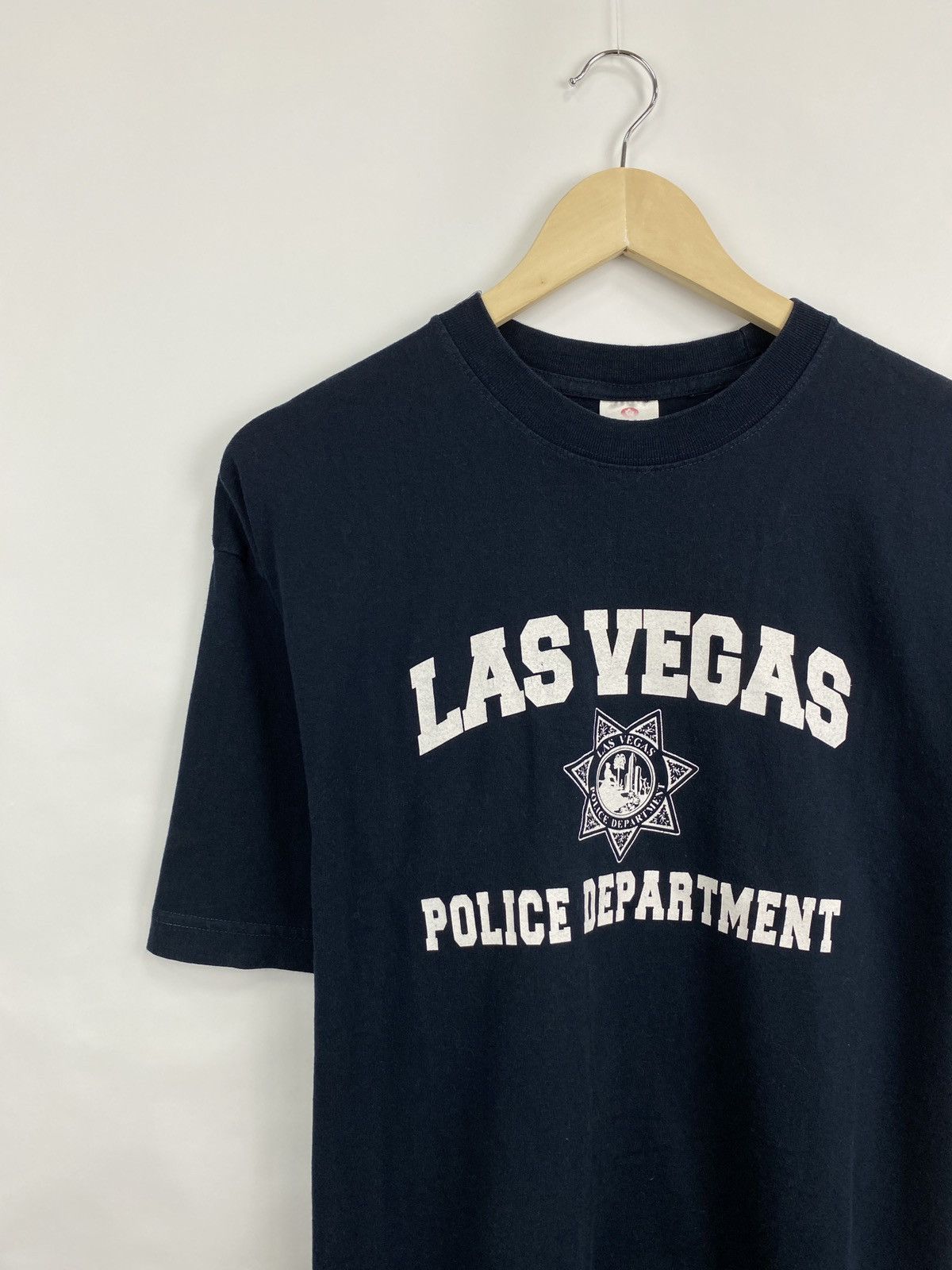 Hanes 🇺🇸 Vintage 90s Las Vegas Police Department Rare T-Shirt Size US XL / EU 56 / 4 - 2 Thumbnail