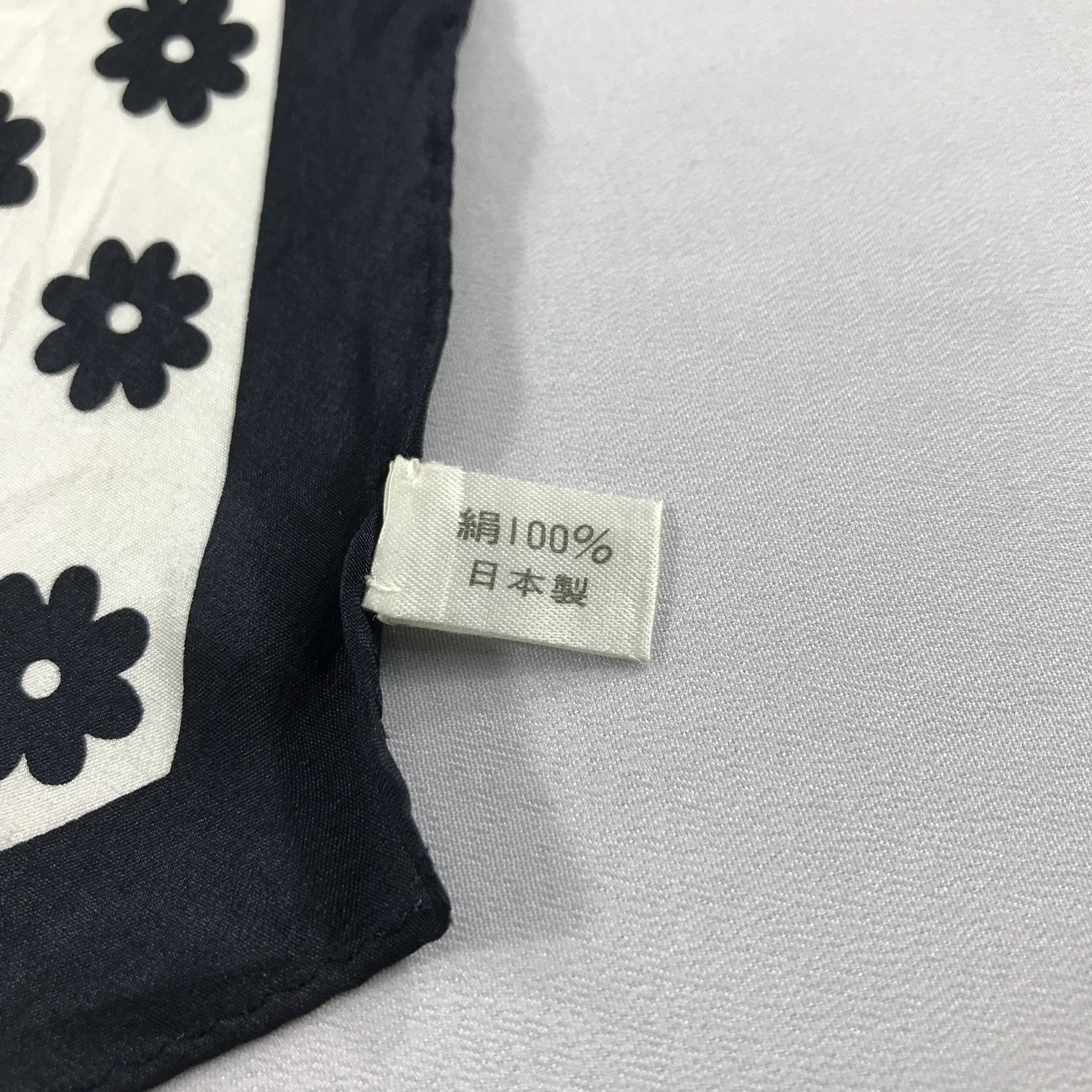 Hanae Mori Hanae Mori Floral Silk Scarf M179 Size ONE SIZE - 7 Thumbnail