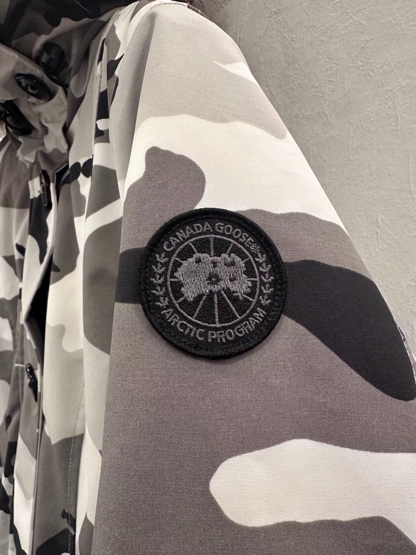 Canada Goose Canada Goose Rossclair women's gray/white camo parka XS Size XS / US 0-2 / IT 36-38 - 4 Thumbnail