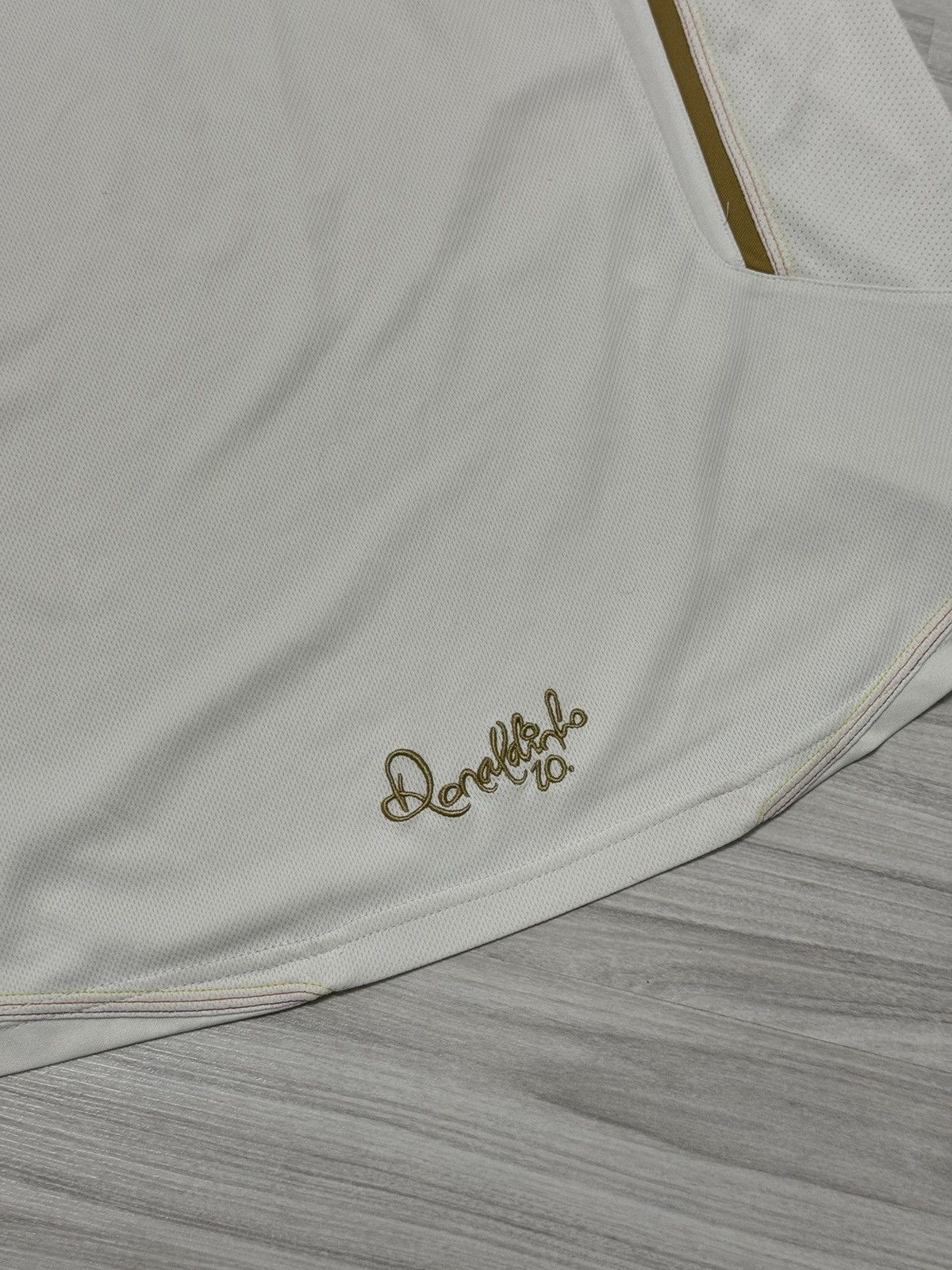 Nike × Vintage Vintage Nike Soccer Jersey Ronaldinho 10 logo Size US L / EU 52-54 / 3 - 12 Thumbnail