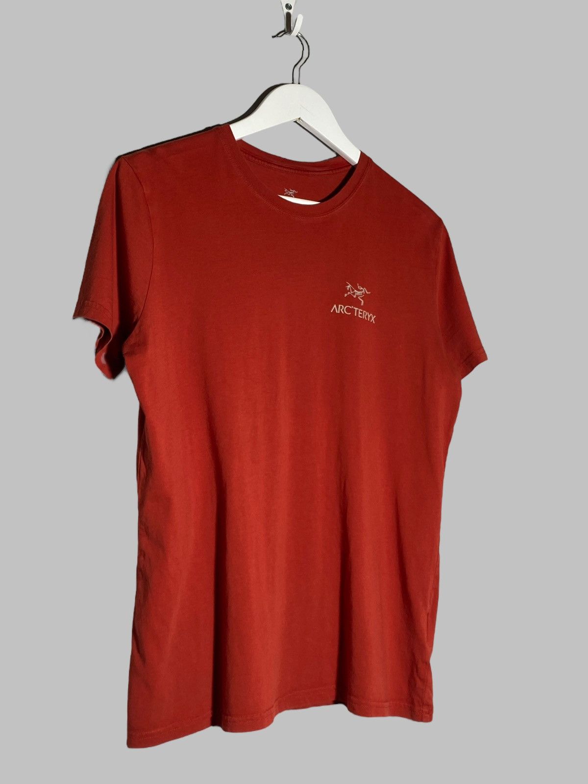 Arc'teryx 🔥 ARC’TERYX RED TEE MINIMAL LOGO TECH GORPCORE STAPLE Size US M / EU 48-50 / 2 - 2 Thumbnail
