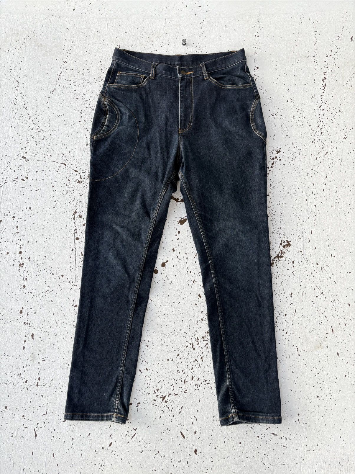 Issey Miyake Issey Miyake Avant-Garde Curved Seam Jeans Japanese Denim Size US 32 / EU 48 - 1 Thumbnail