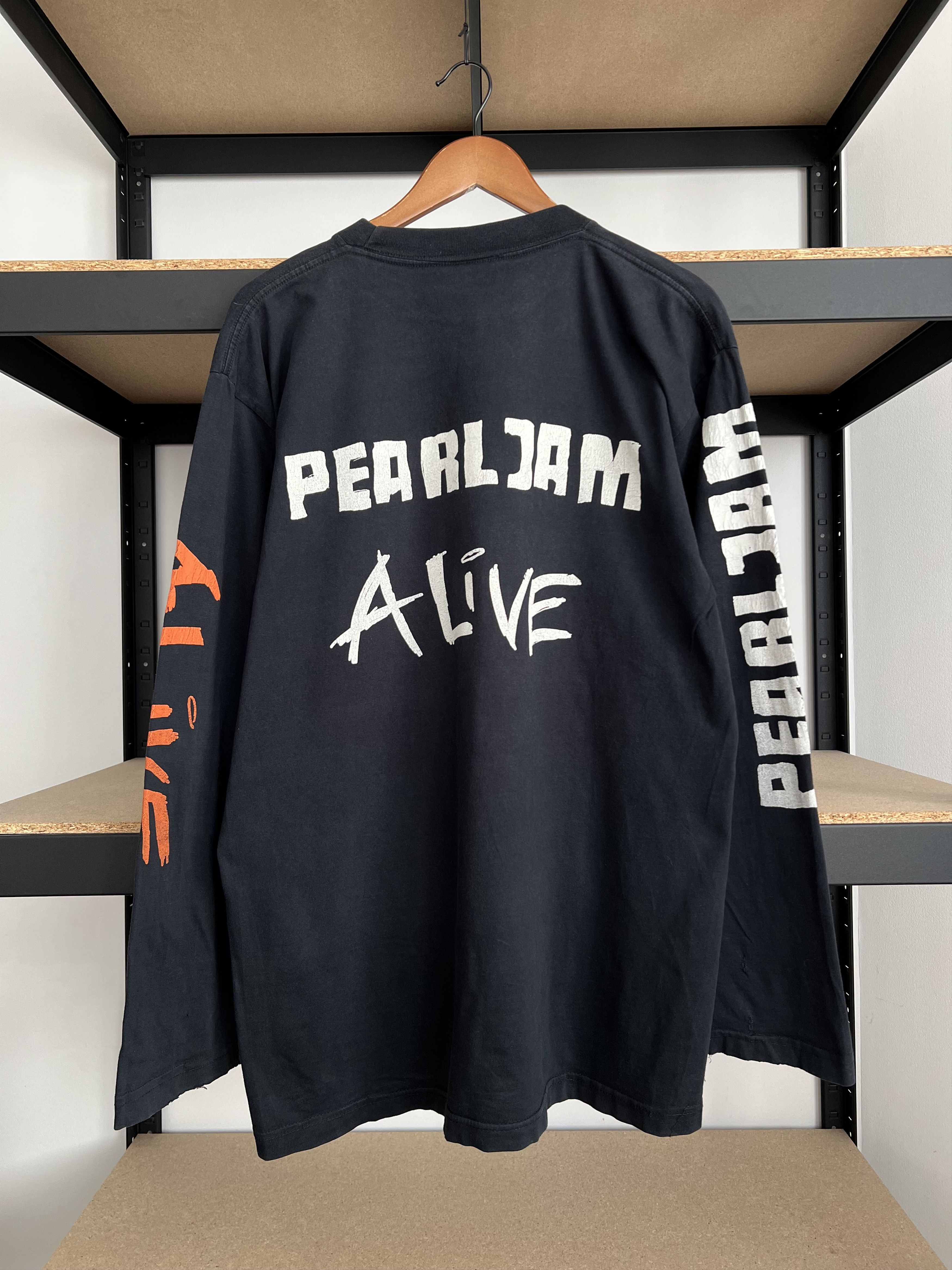Band Tees Vintage 90s Pearl Jam Alive Black Long Sleeve T-shirt Size US XL / EU 56 / 4 - 4 Thumbnail