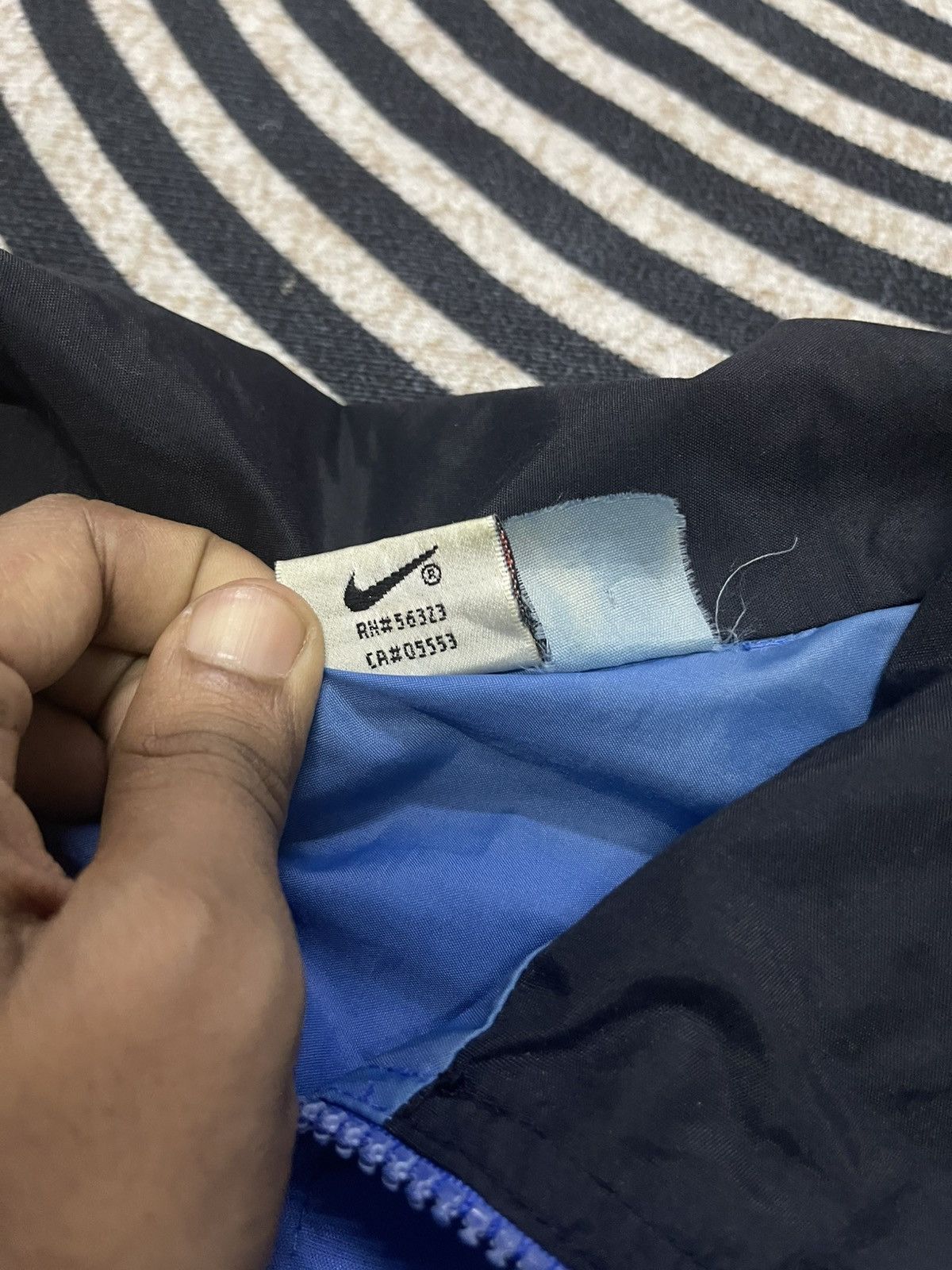 Nike 90s NIKE BIG SWOOSH COLOUR BLOCK WINDBREAKER Size US L / EU 52-54 / 3 - 14 Thumbnail
